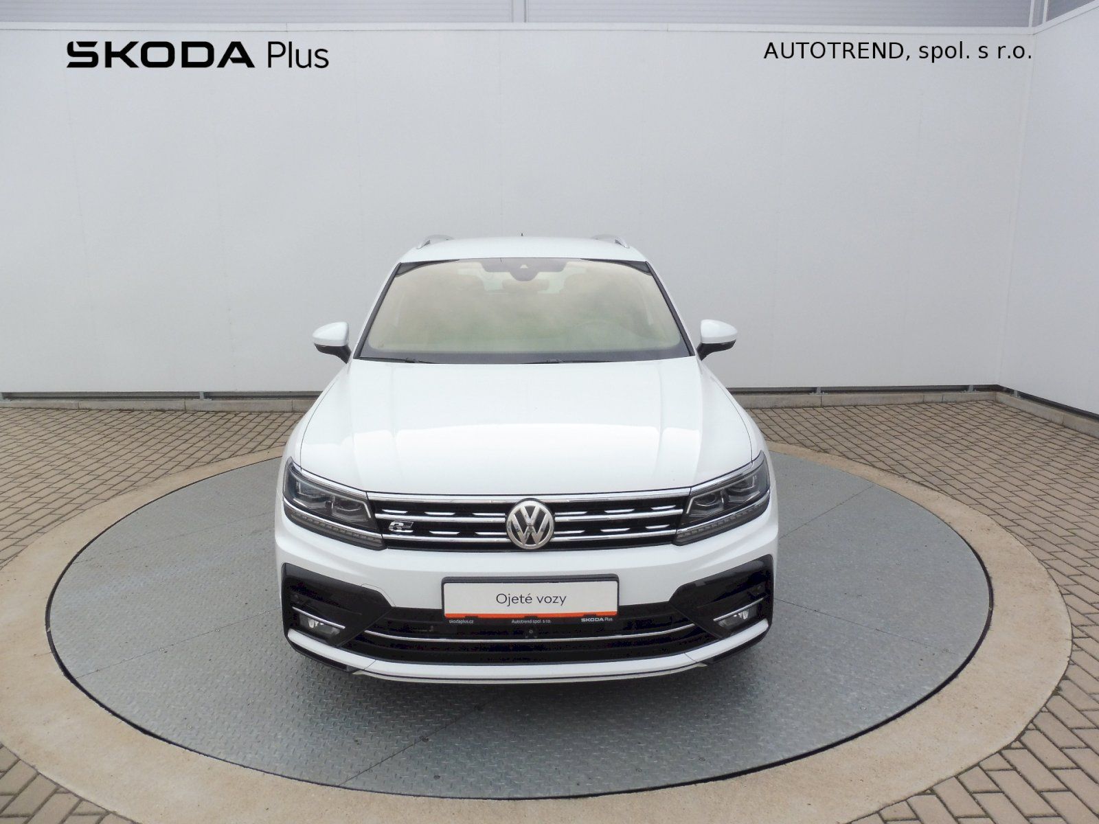 Volkswagen Tiguan, Highline 2,0 TDI 140kW DSG 4MO - fotka 4