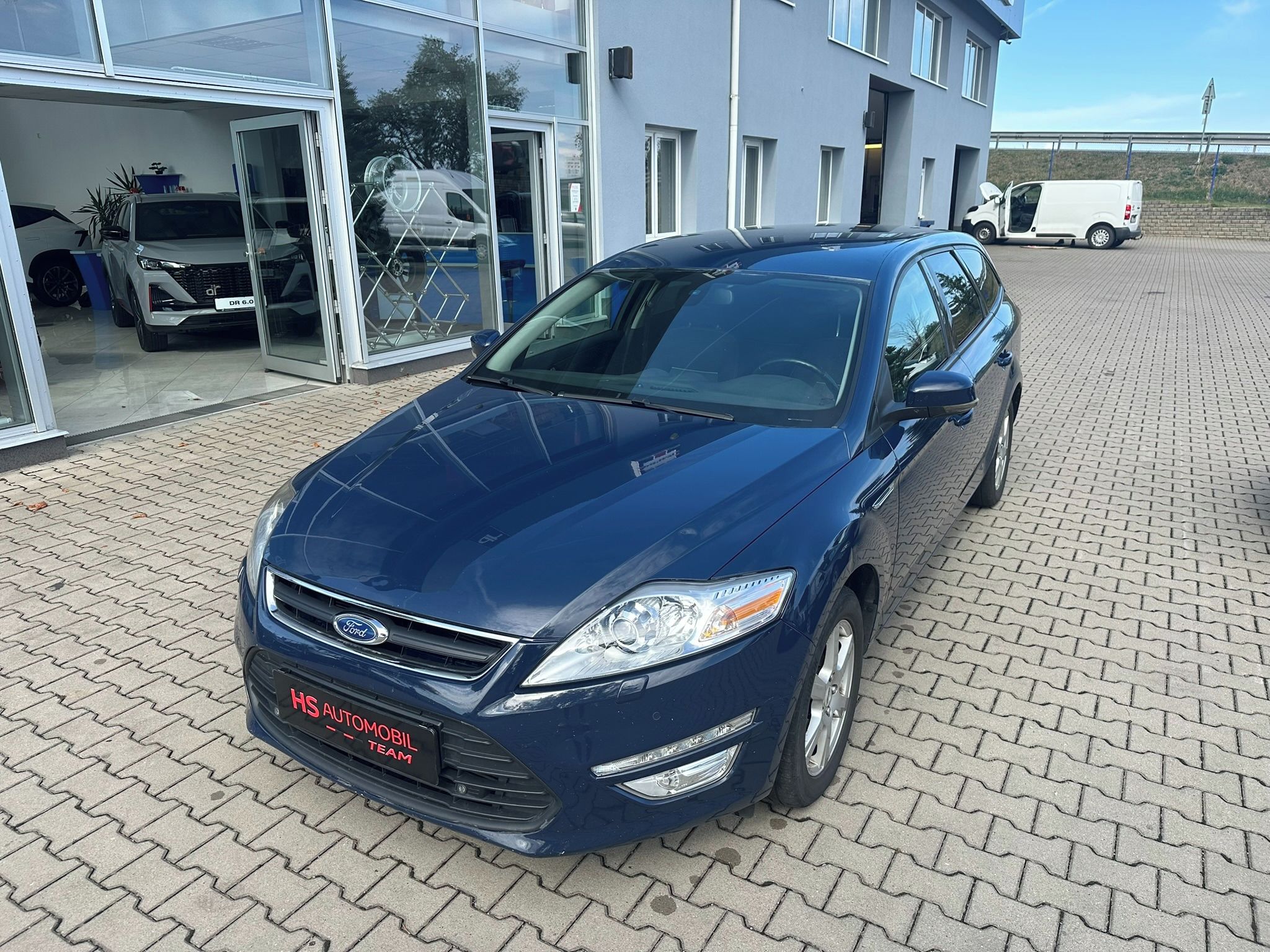 Ford Mondeo, Kombi 2,0D 103kW TREND - fotka 2