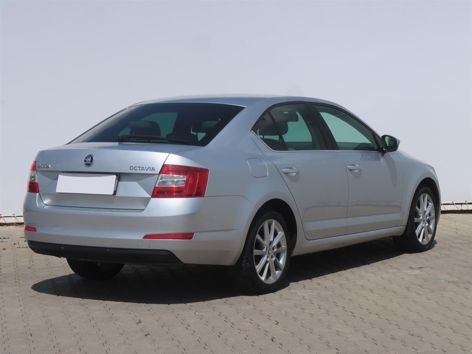 Škoda Octavia, 1.6 TDI, Elegance, Serv.kniha - fotka 5