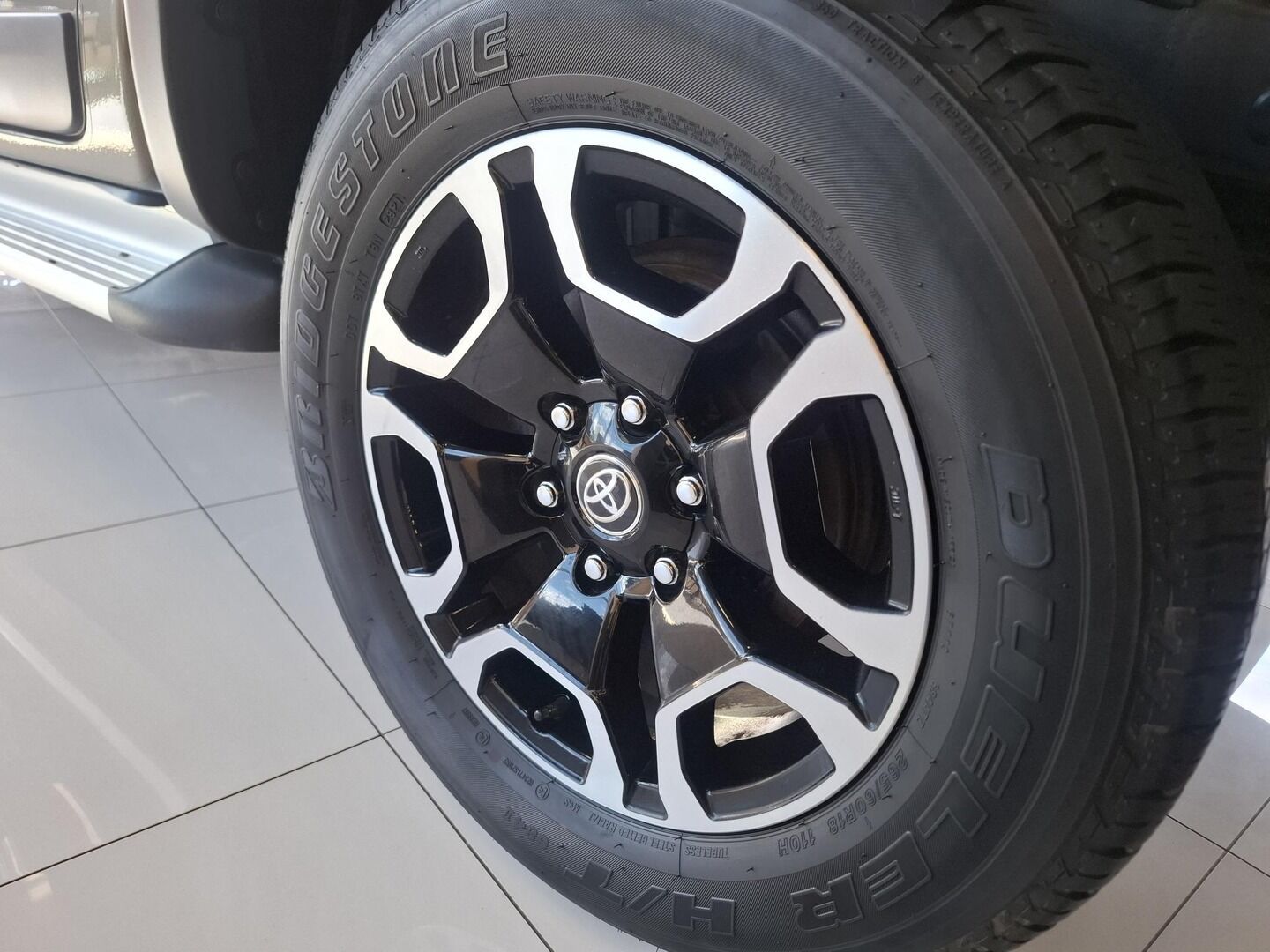 Toyota Hilux, 2.8D-4D 150KW EXecutive AT - fotka 5