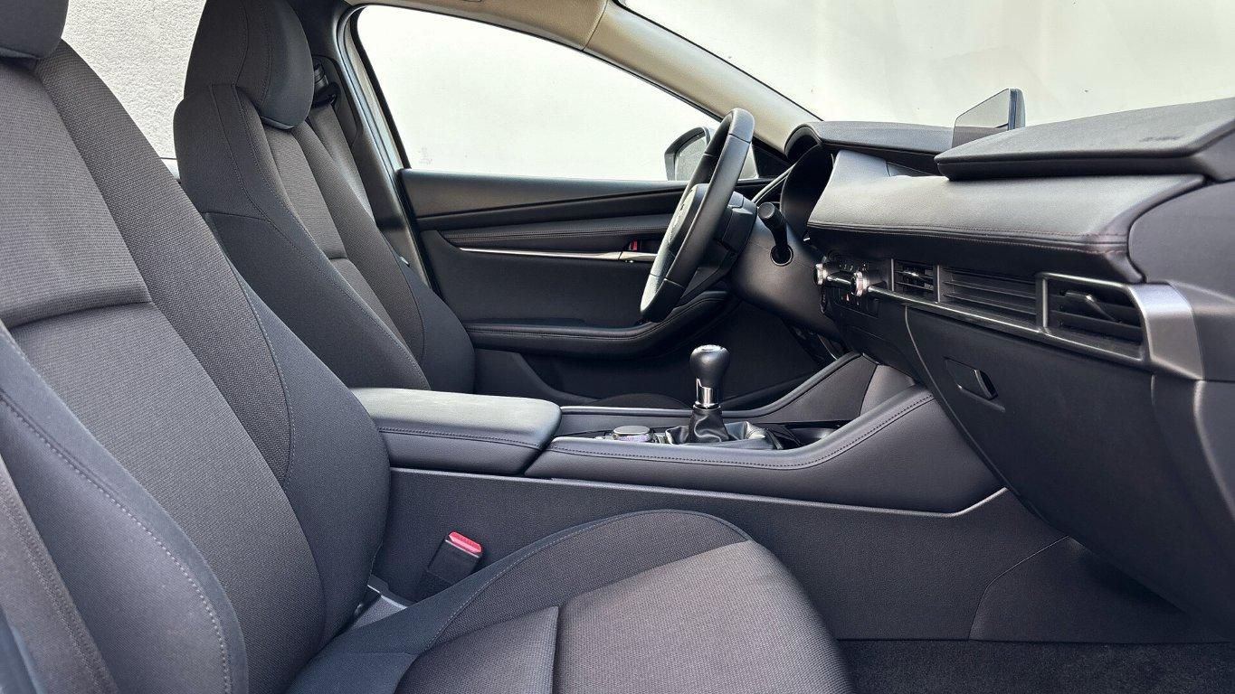 Mazda 3, 2.5 G140 Prime-line MT Sedan - fotka 2