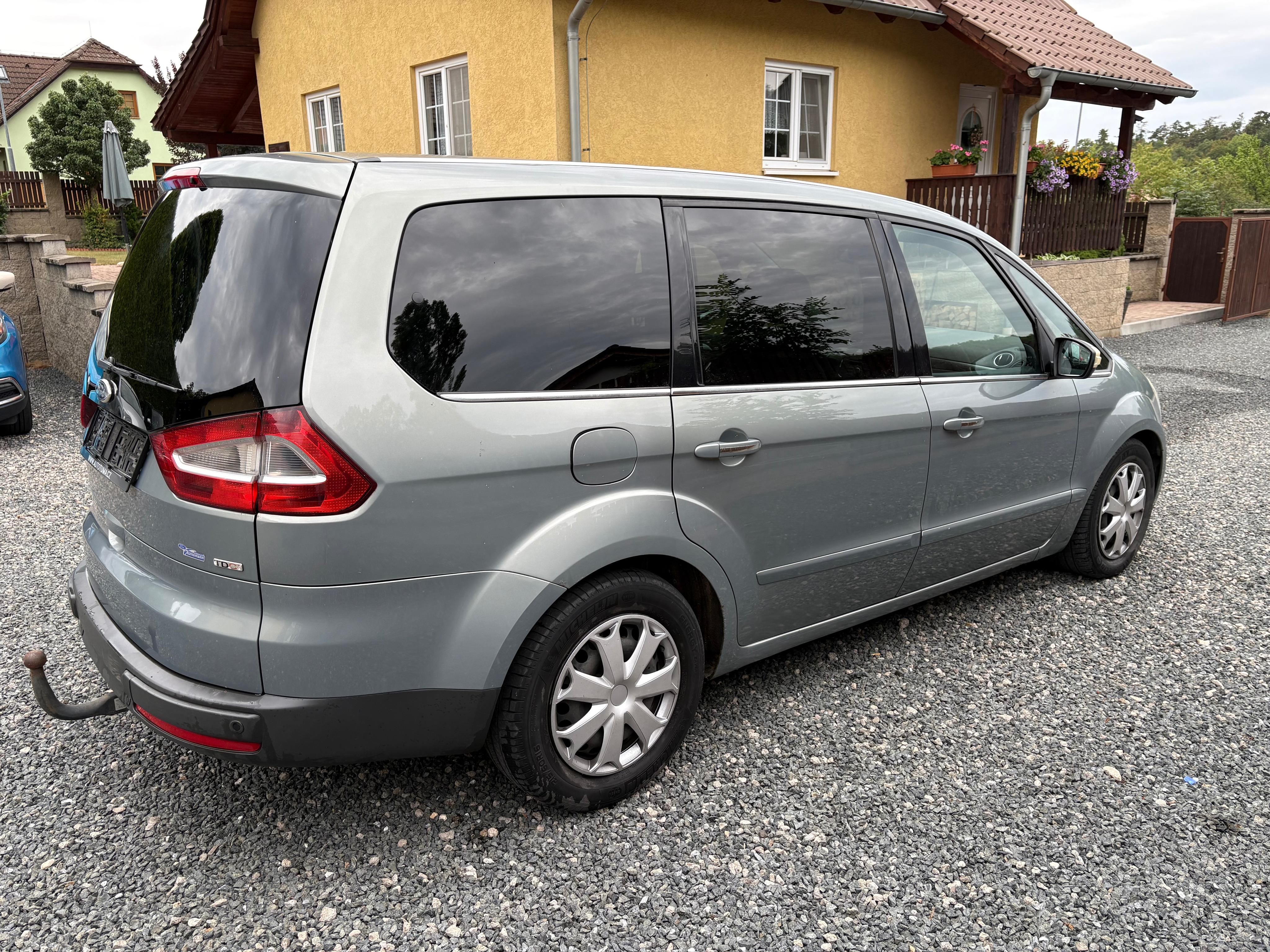 Ford Galaxy, 2.2 TDCi, 129 KW, 7 míst. - fotka 5