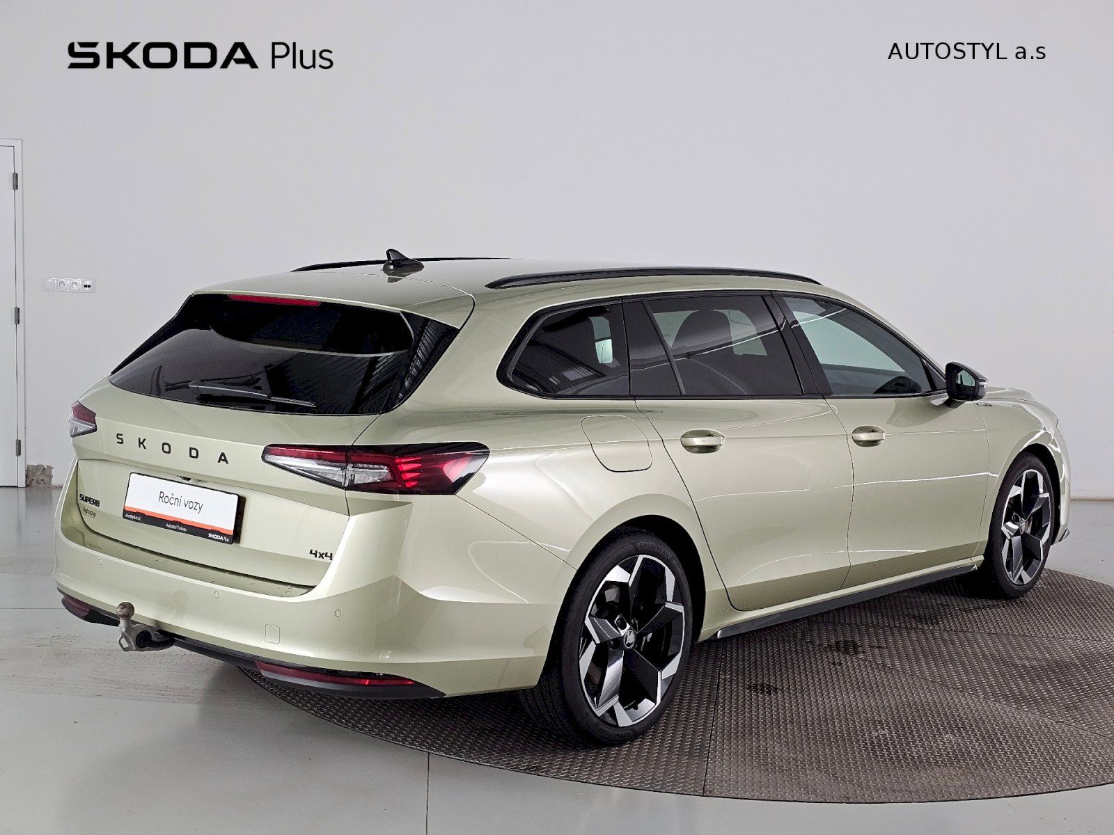 Škoda Superb, 2.0TSi 195kW 4X4 SPORTLINE WEB - fotka 2