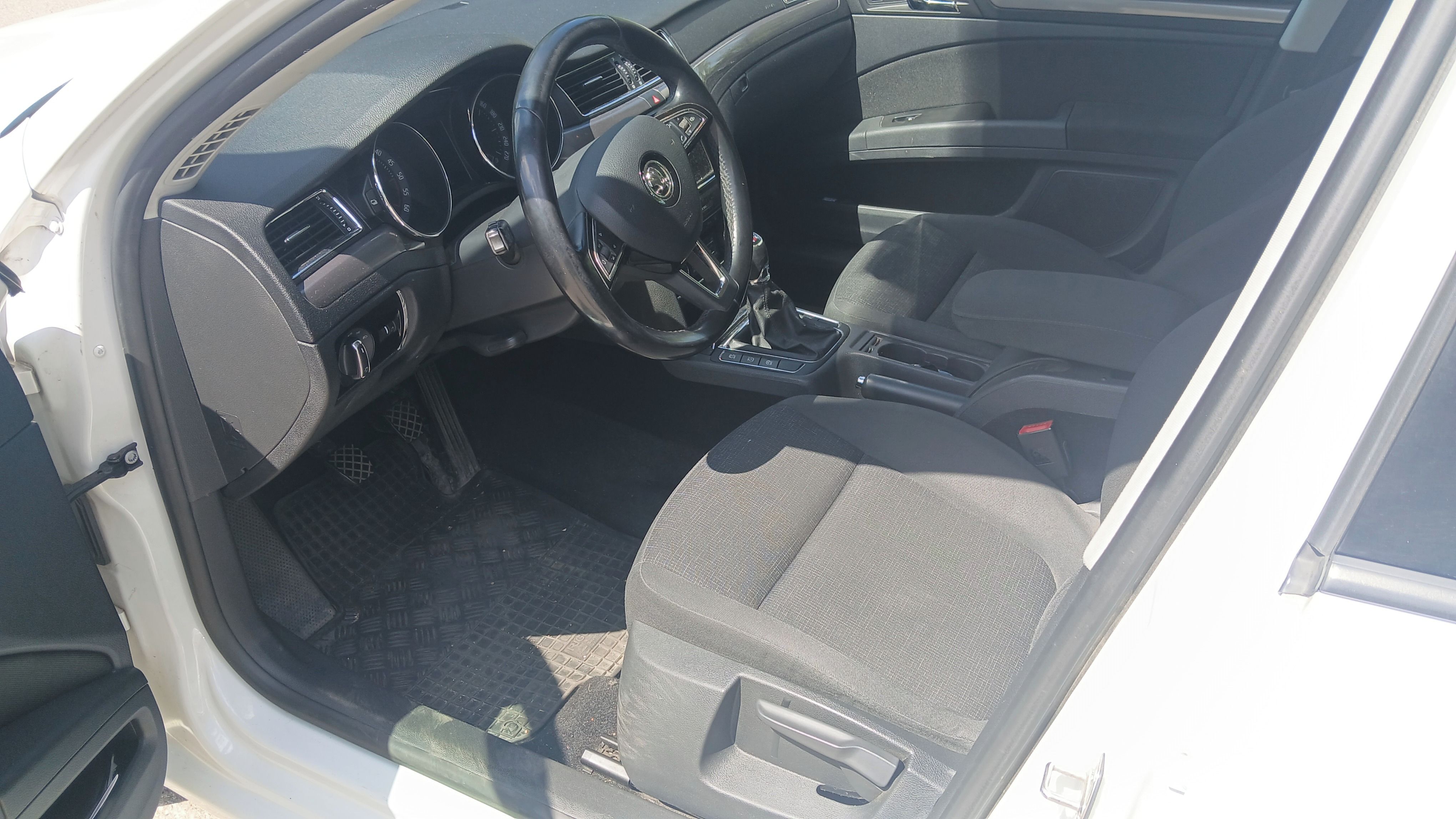 Škoda Superb, 2,0 TDI 4x4 combi - fotka 6