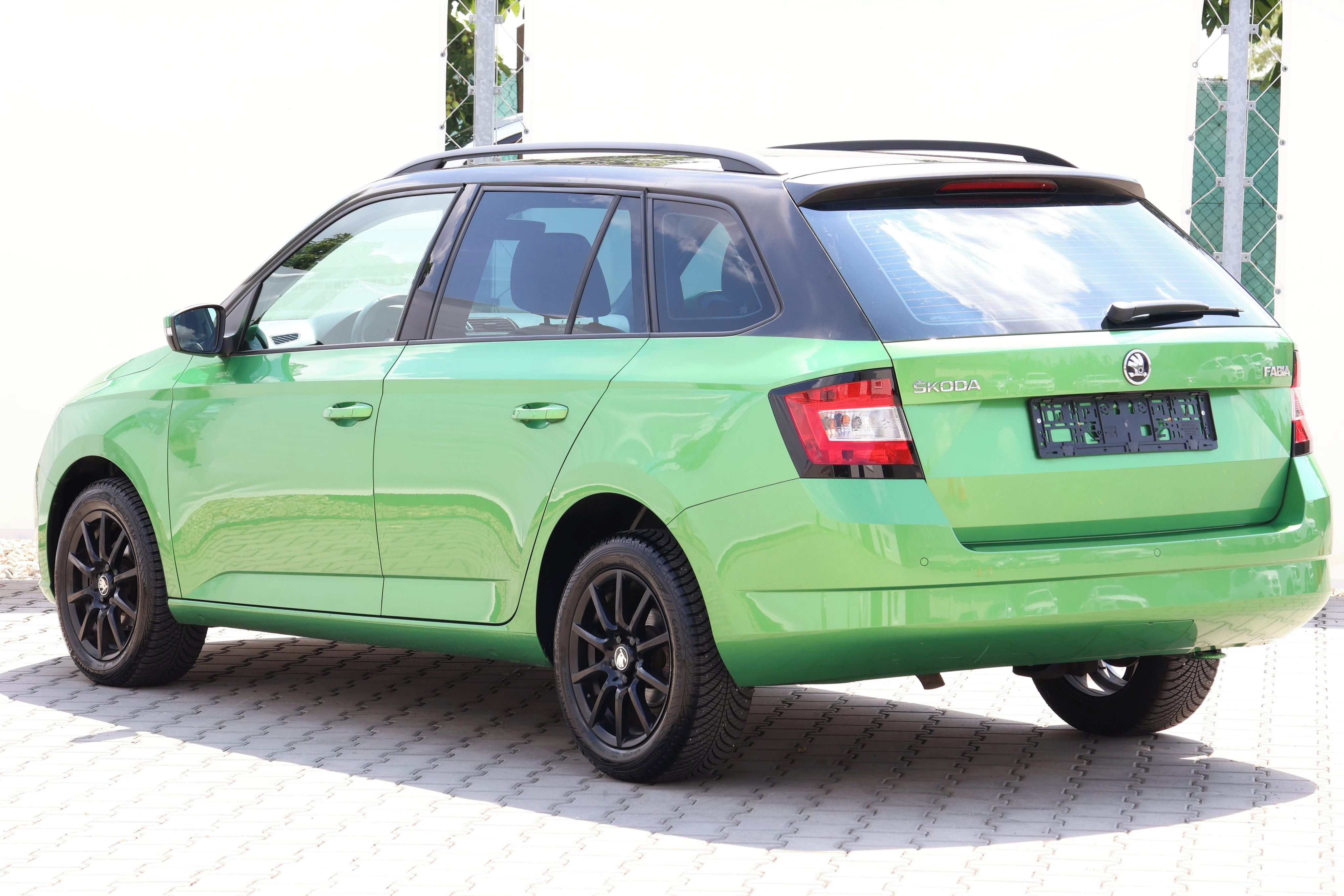 Škoda Fabia, 1.4TDI*DSG*KEYLESS*PANOR*1MAJ - fotka 4