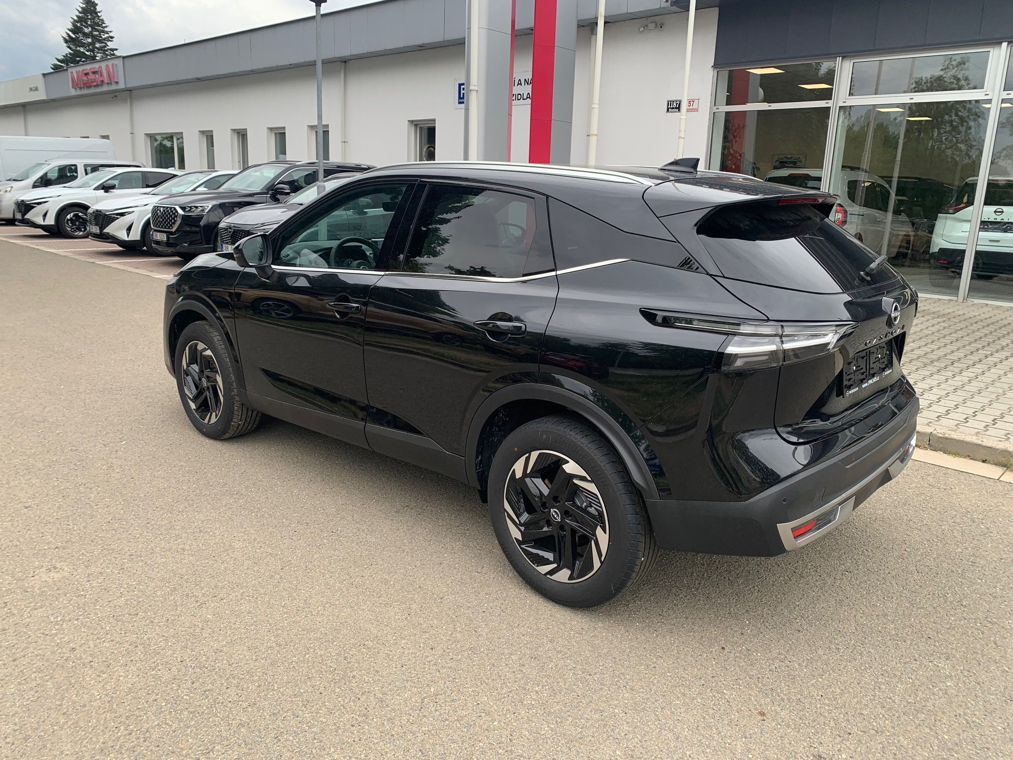 Nissan Qashqai, 1,3 DIG-T X-Tronic N-Connecta - fotka 6