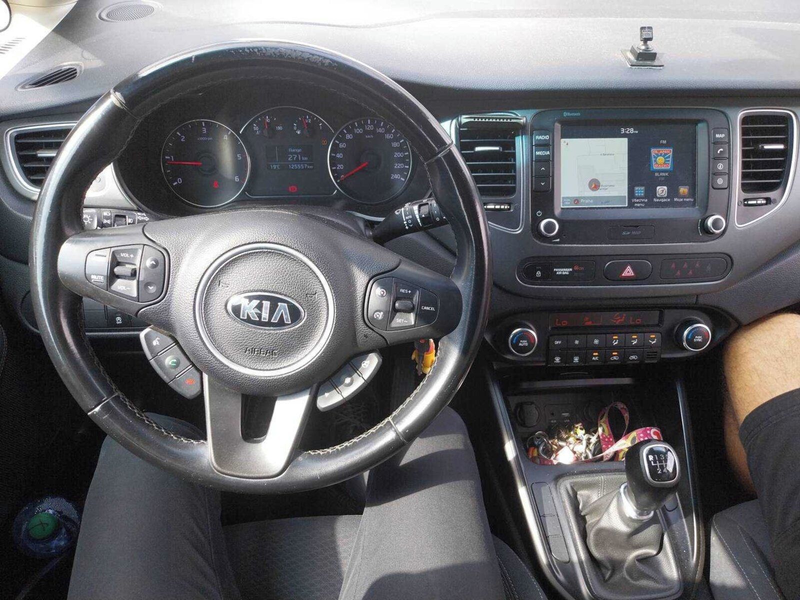 Kia Carens, 1.7 CRDi, 7 míst, Navi - fotka 3