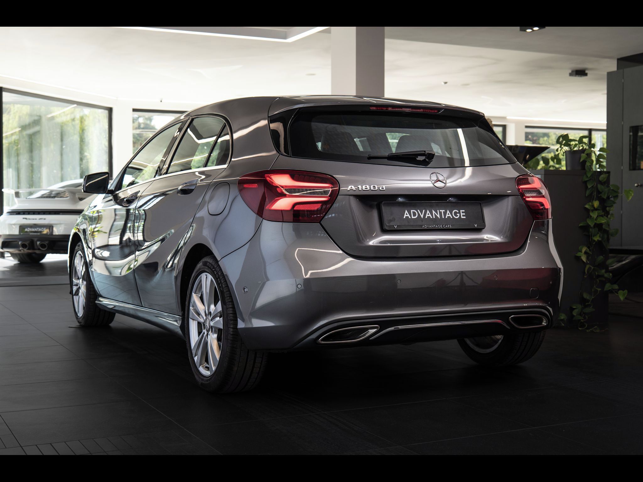 Mercedes-Benz Třídy A, 180d - fotka 4
