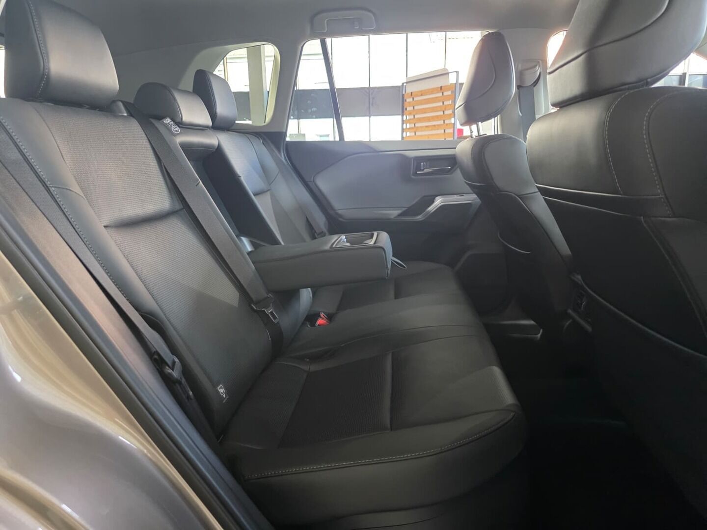 Toyota Rav4, 4x4 PHEV Executive Na IČO - fotka 5