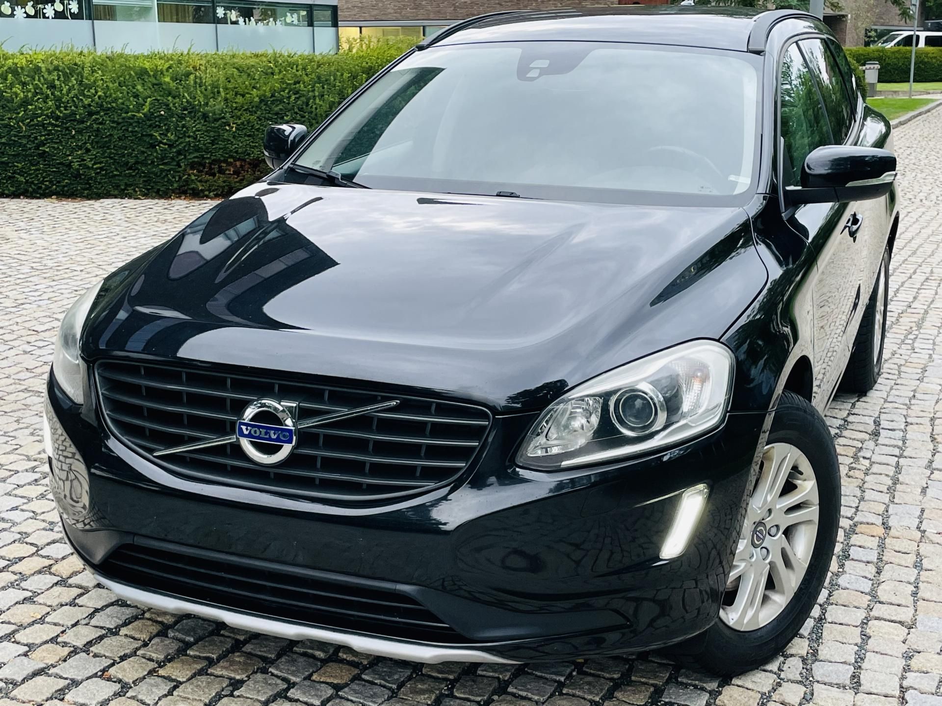 Volvo XC60, 2.4D 4x4 AUT SERVISKA TAŽNÉ - fotka 2