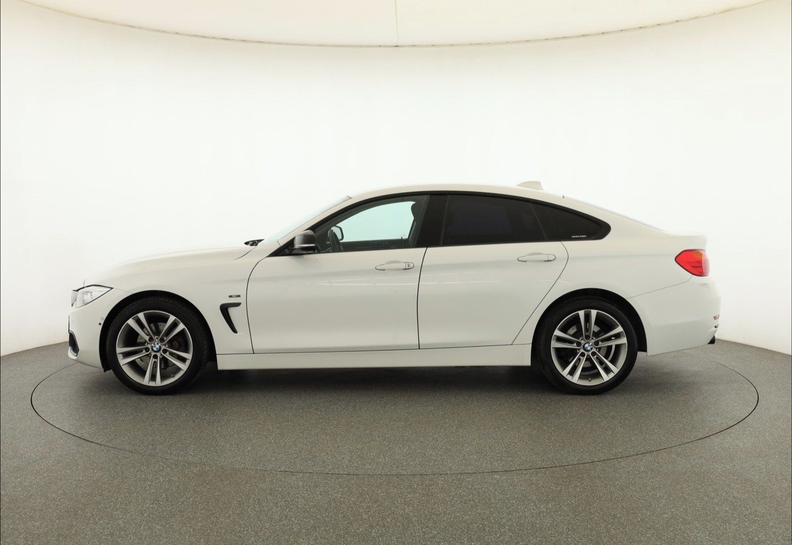 BMW Řada 4, 420d xDrive Gran Coupé , 4X4 - fotka 3