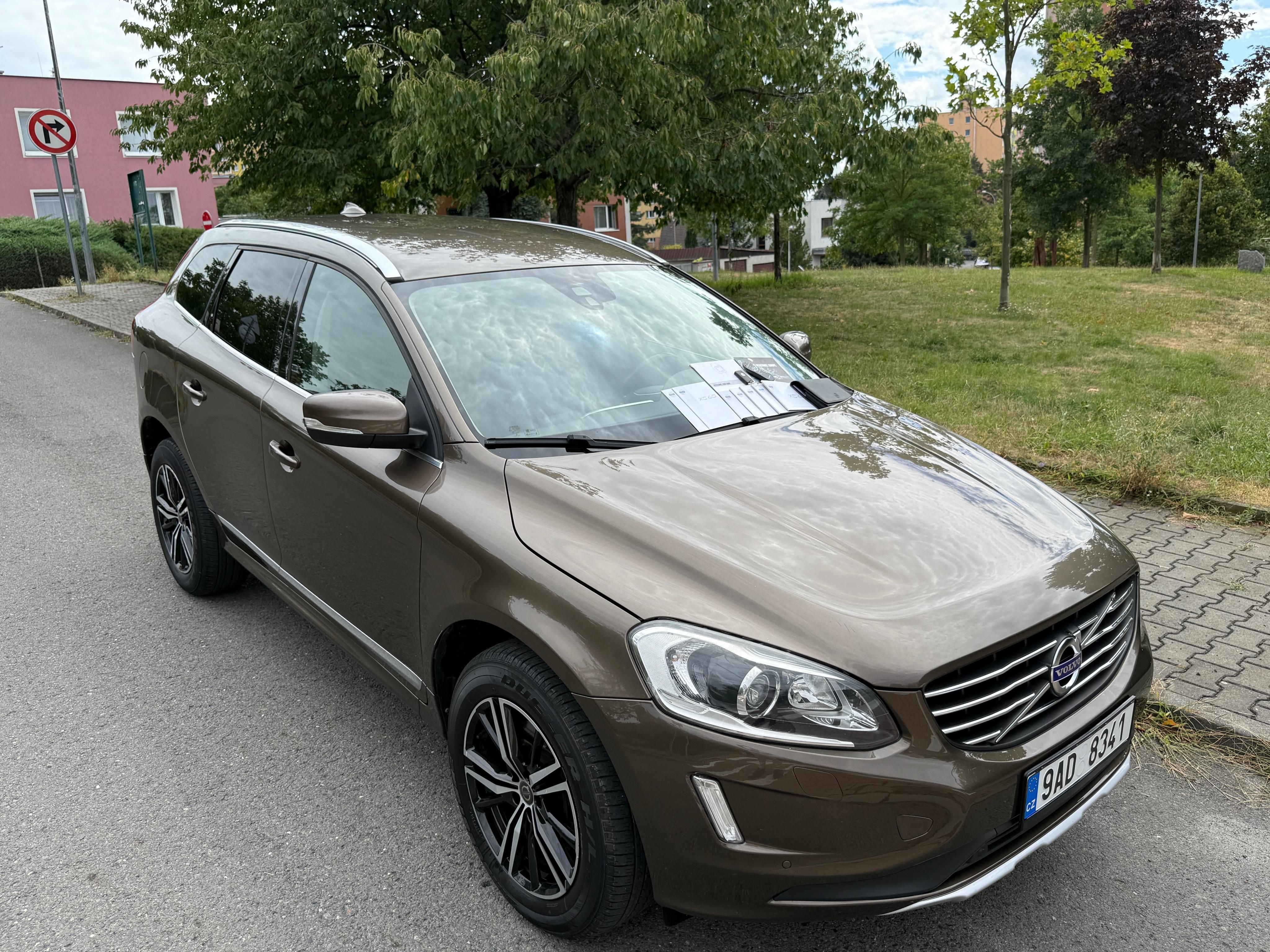 Volvo XC60, 2.4 d5 AWD 5v169kw VÝB.sumum - fotka 4