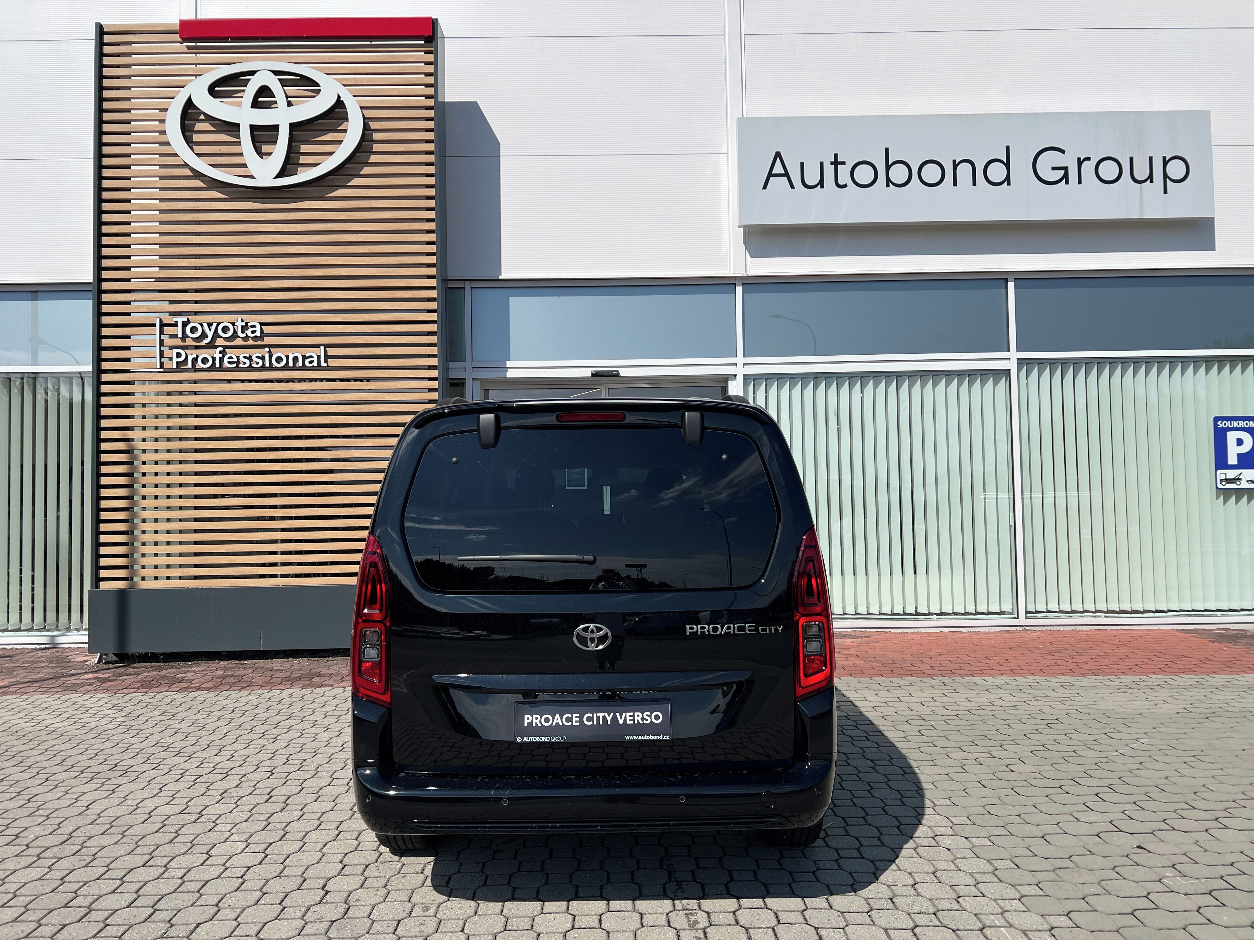 Toyota Proace City Verso, 1.2T 6MT VIP 7S - fotka 5