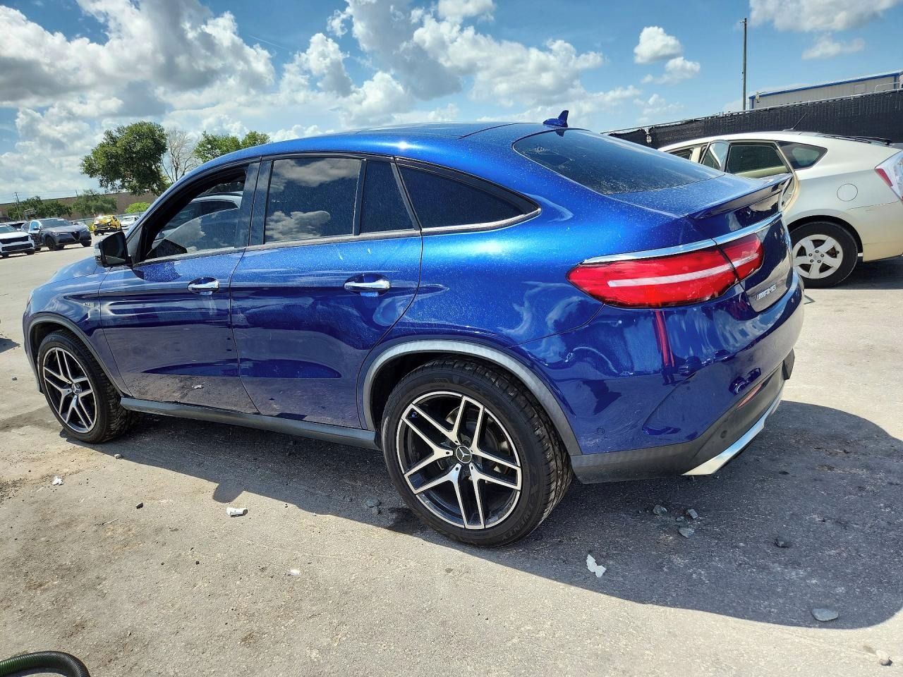 Mercedes-Benz GLE, Auto na cestě - fotka 2