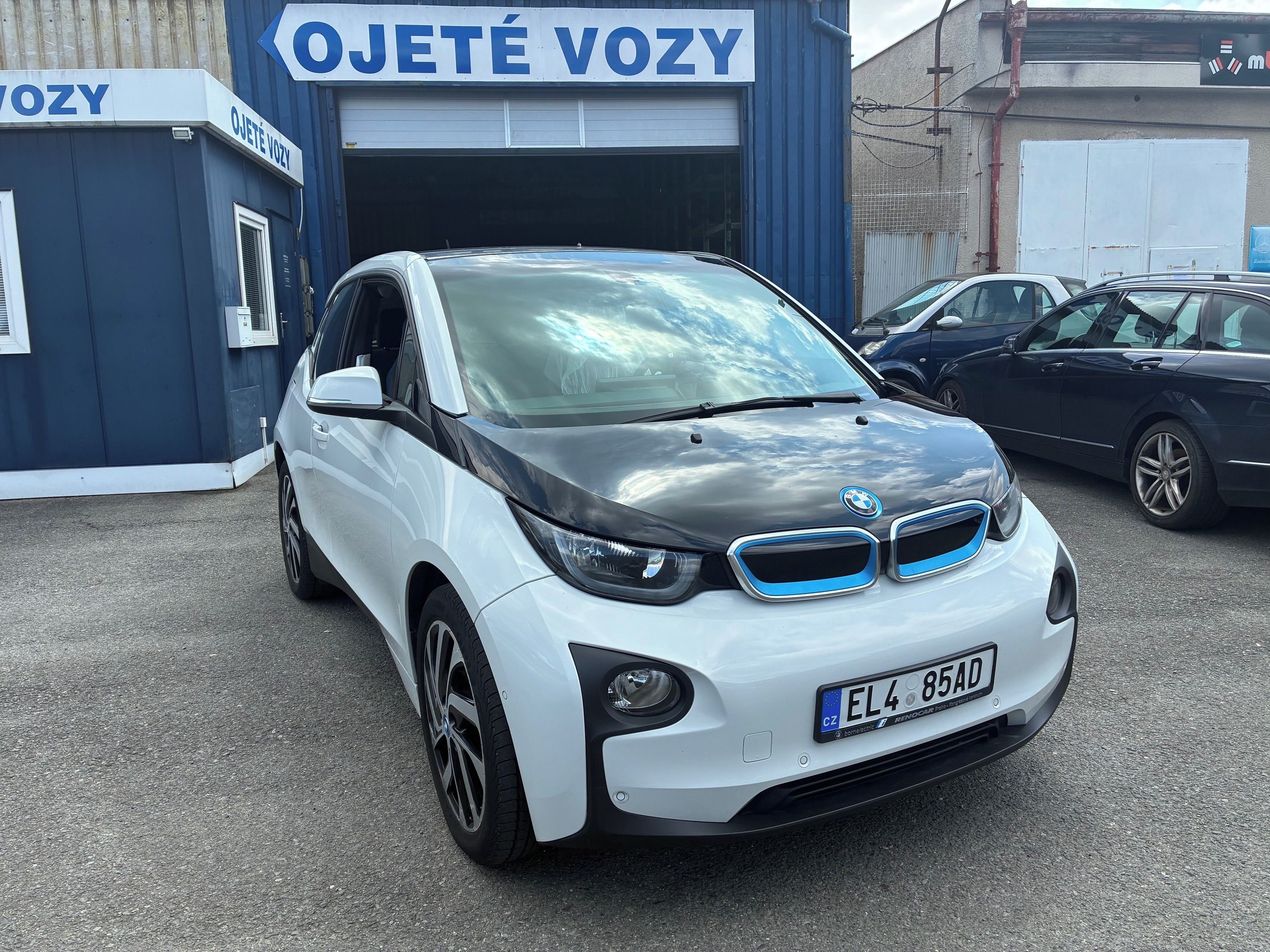 BMW i3, 60Ah 125kW, NAV, KAM,LED,aj. - fotka 2