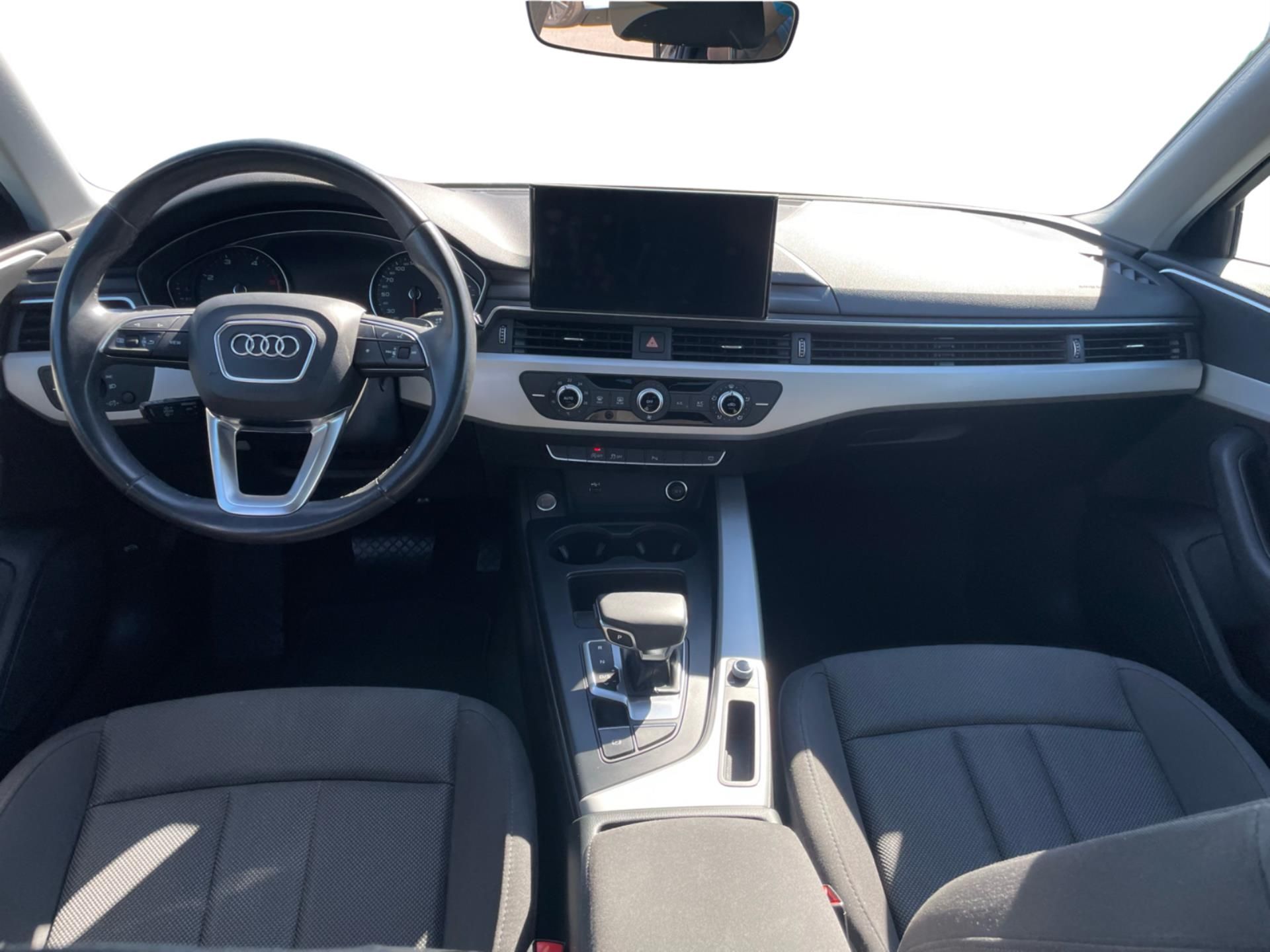 Audi A4, Avant 35 TDi - fotka 5