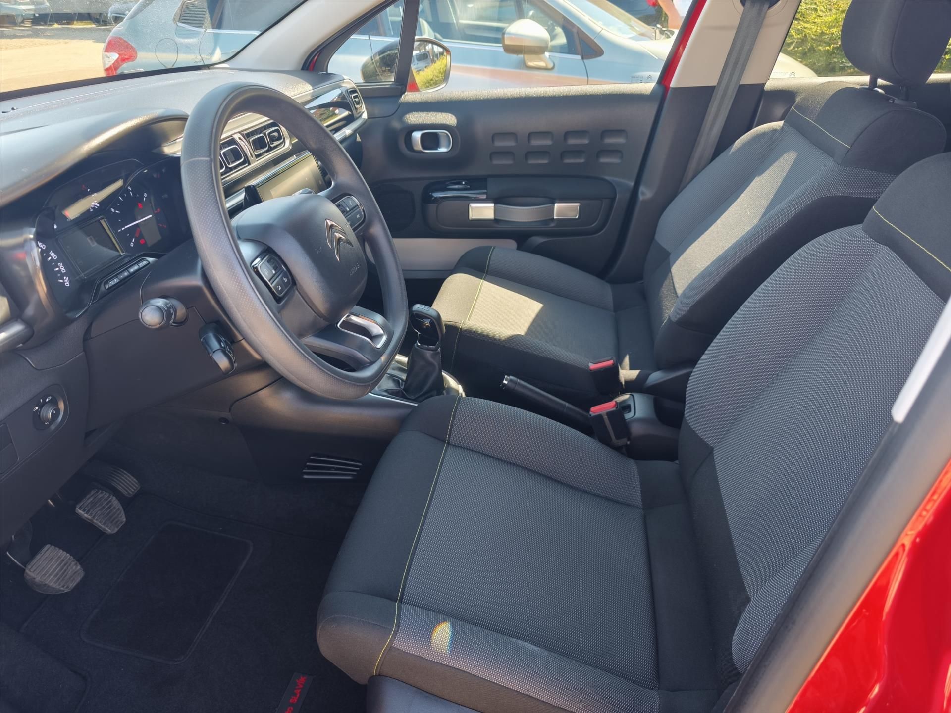 Citroën C3, 1,2 PT 82k SHINE ČR,Zár.2028 - fotka 5