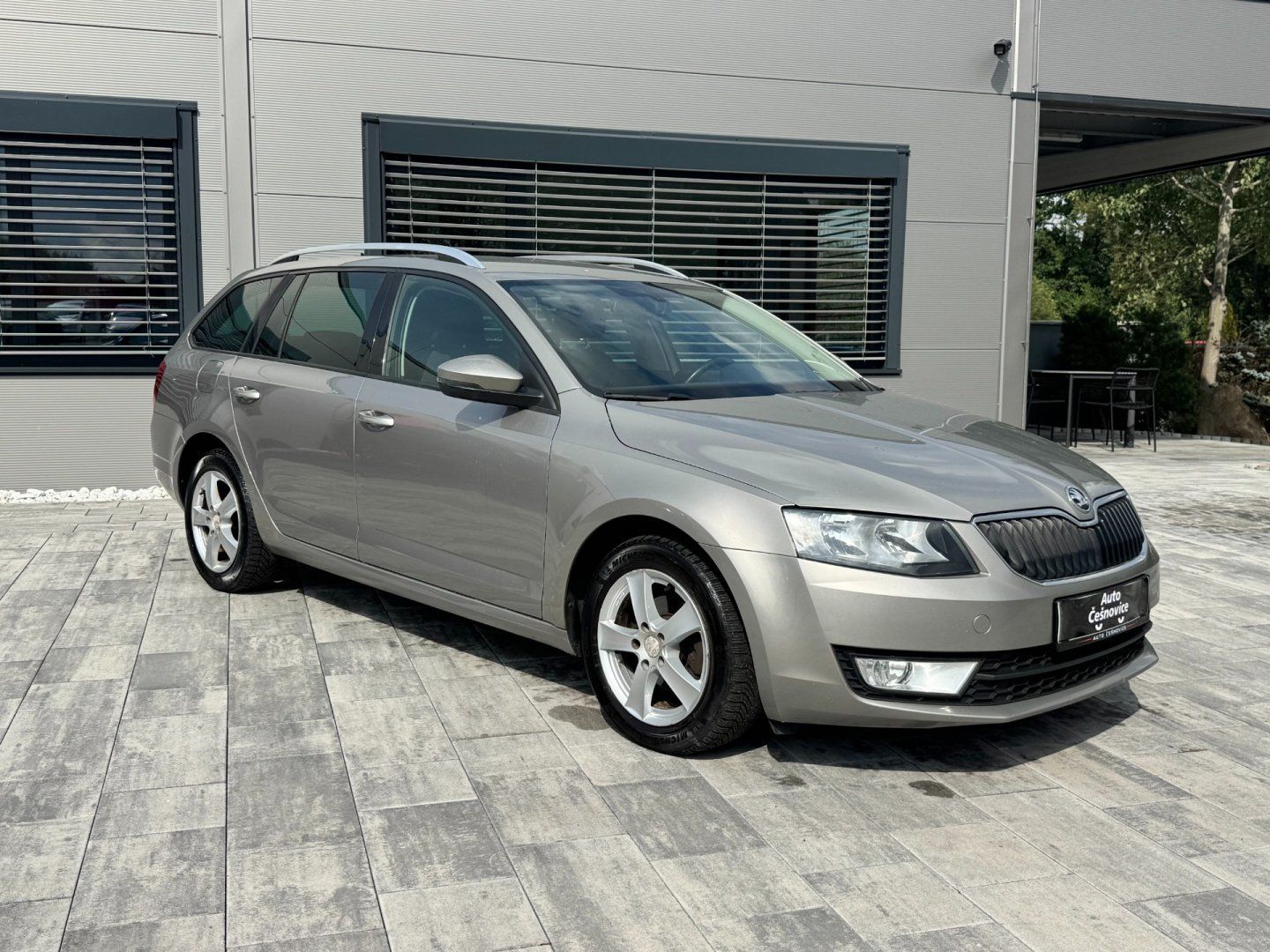 Škoda Octavia, Ambition 1.6 TDI 81kW - fotka 3