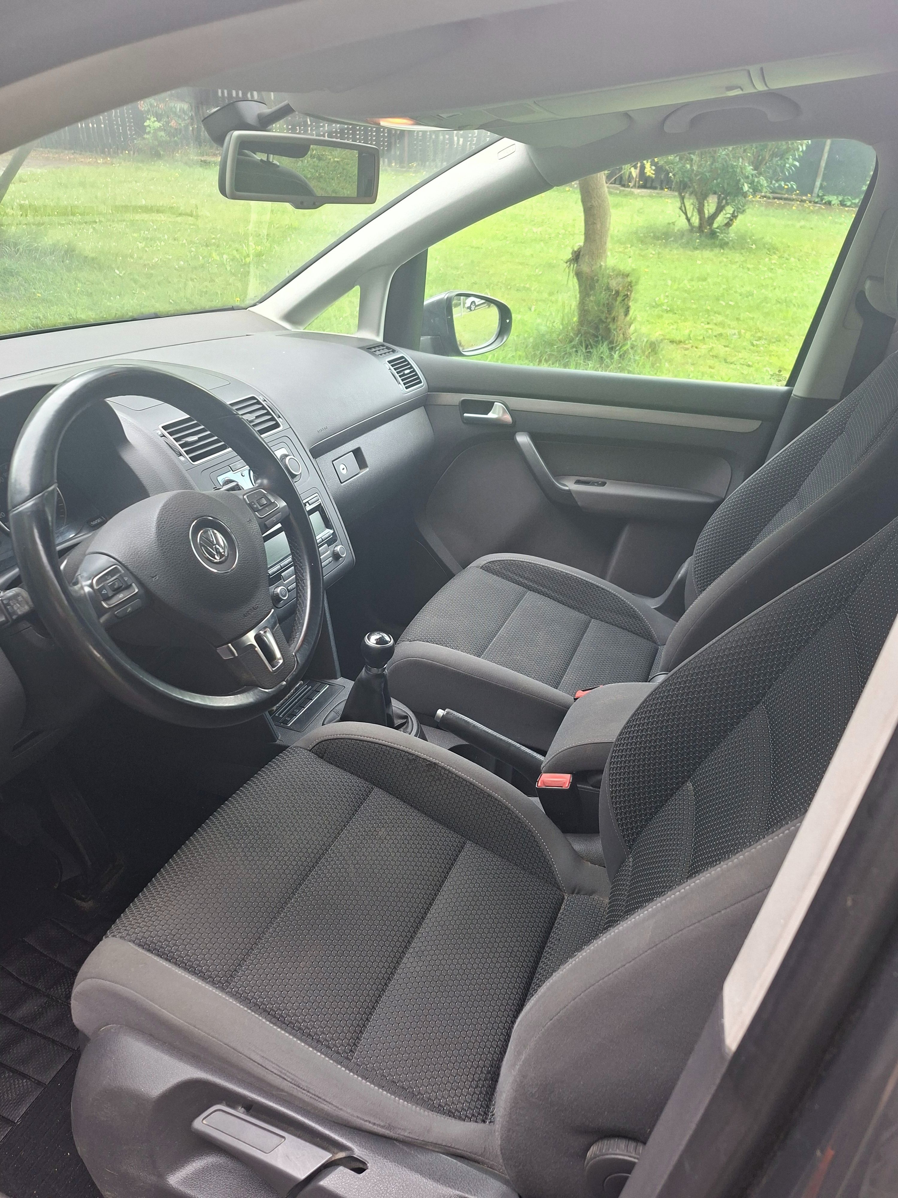Volkswagen Touran, 1.2tsi 77kw 2011 serviska - fotka 5