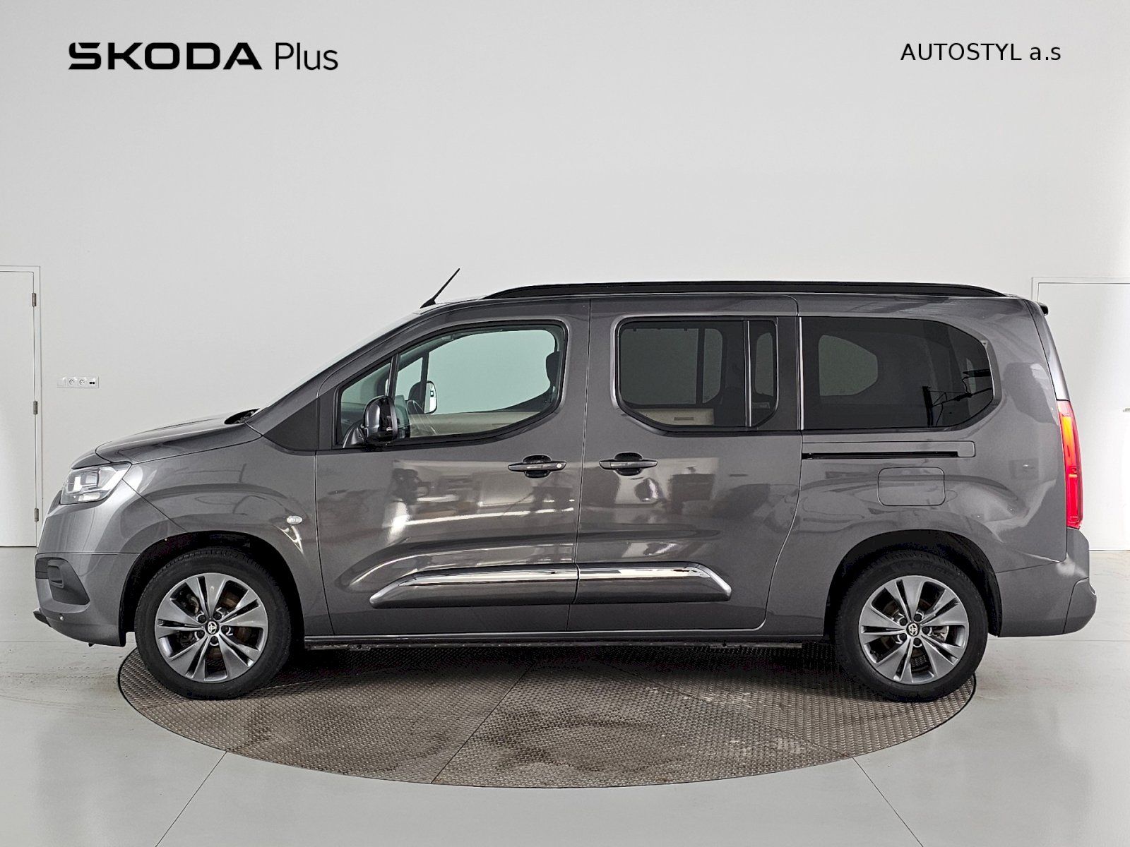 Toyota Proace City Verso, Long 1.2T FAMILY - fotka 3