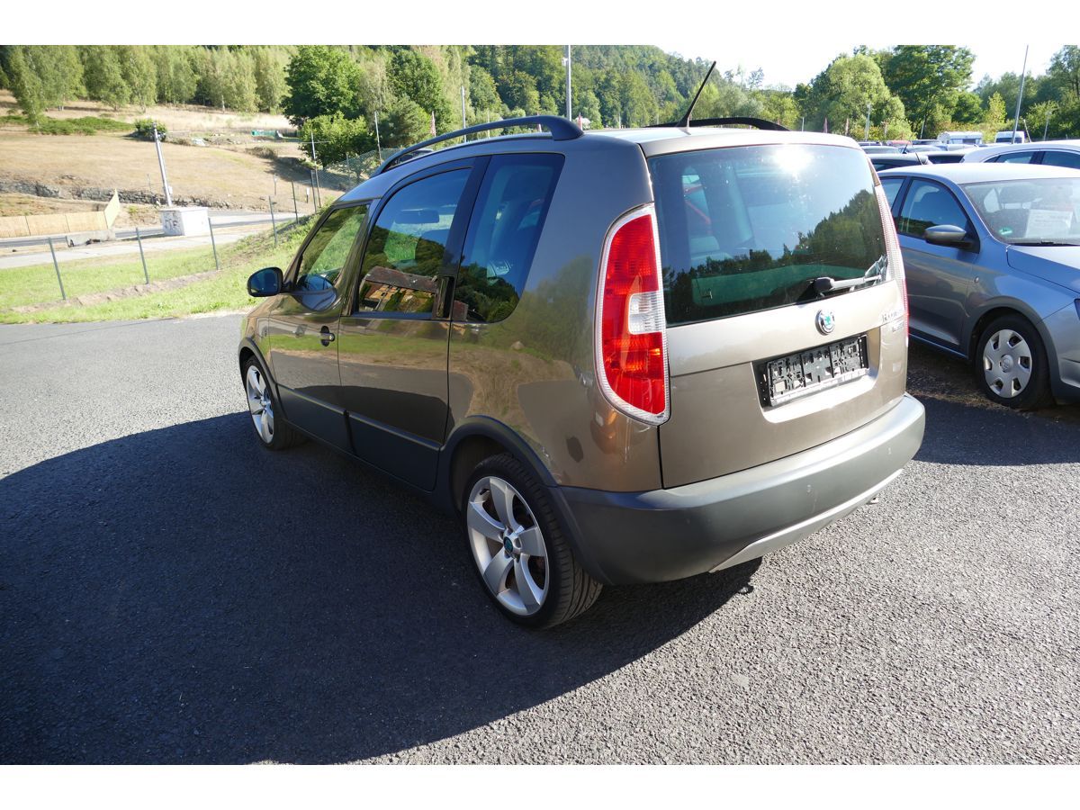 Škoda Roomster, SCOUT 1,2TSI 63KW KLIMA - fotka 6