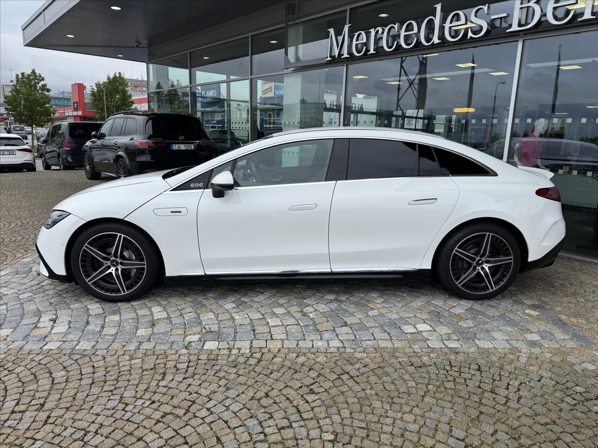 Mercedes-Benz EQE, EQE 53 AMG 4M - fotka 3