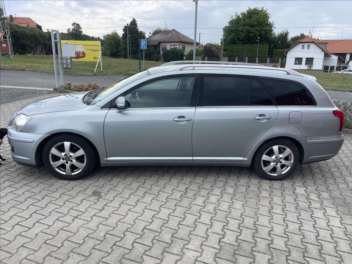 Toyota Avensis, 1,8 VVT-i DIGIKLIMA OK NOVÁ ST - fotka 5