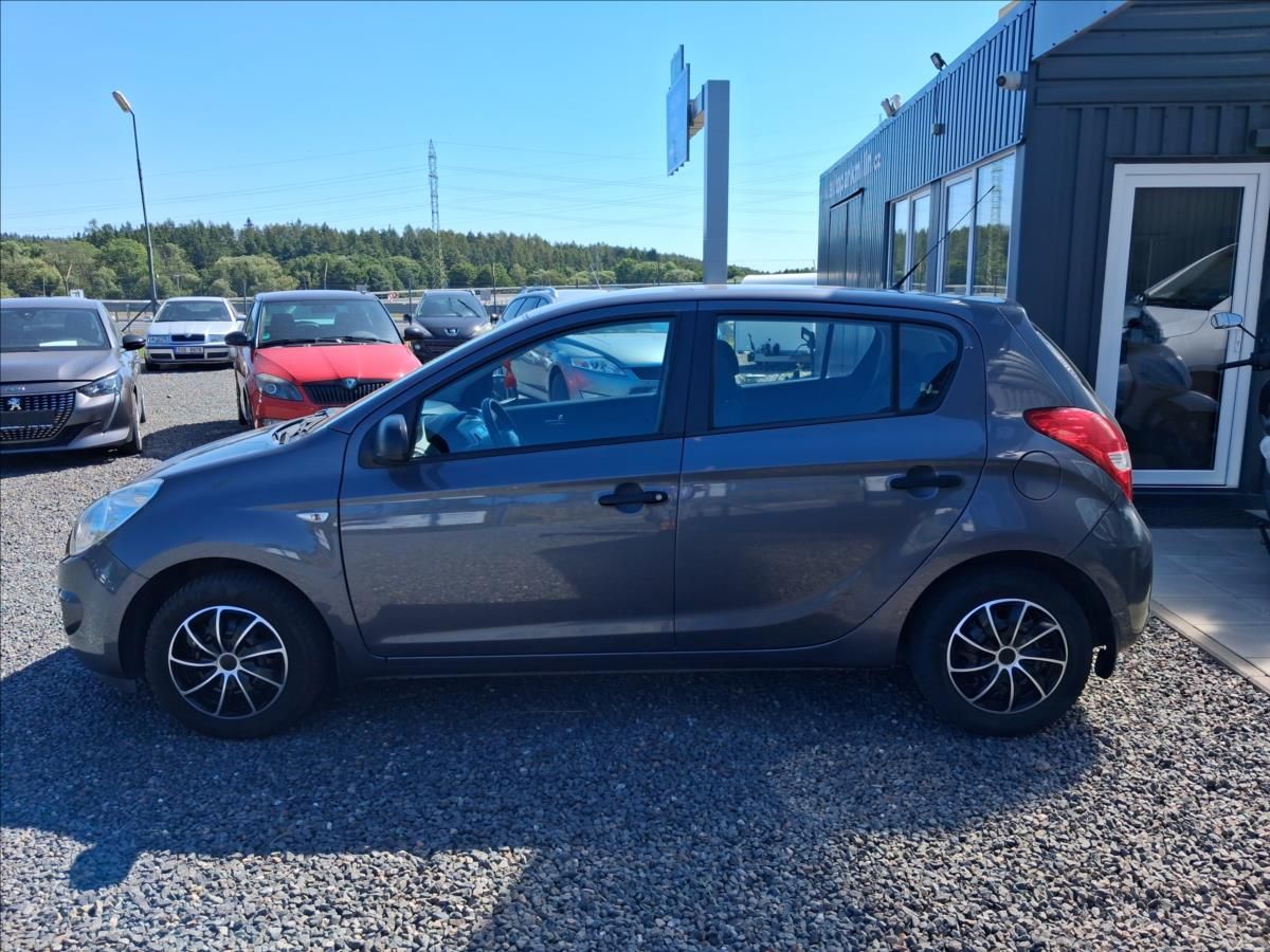 Hyundai i20, 1,4 1.4i, automat,po servisu - fotka 4