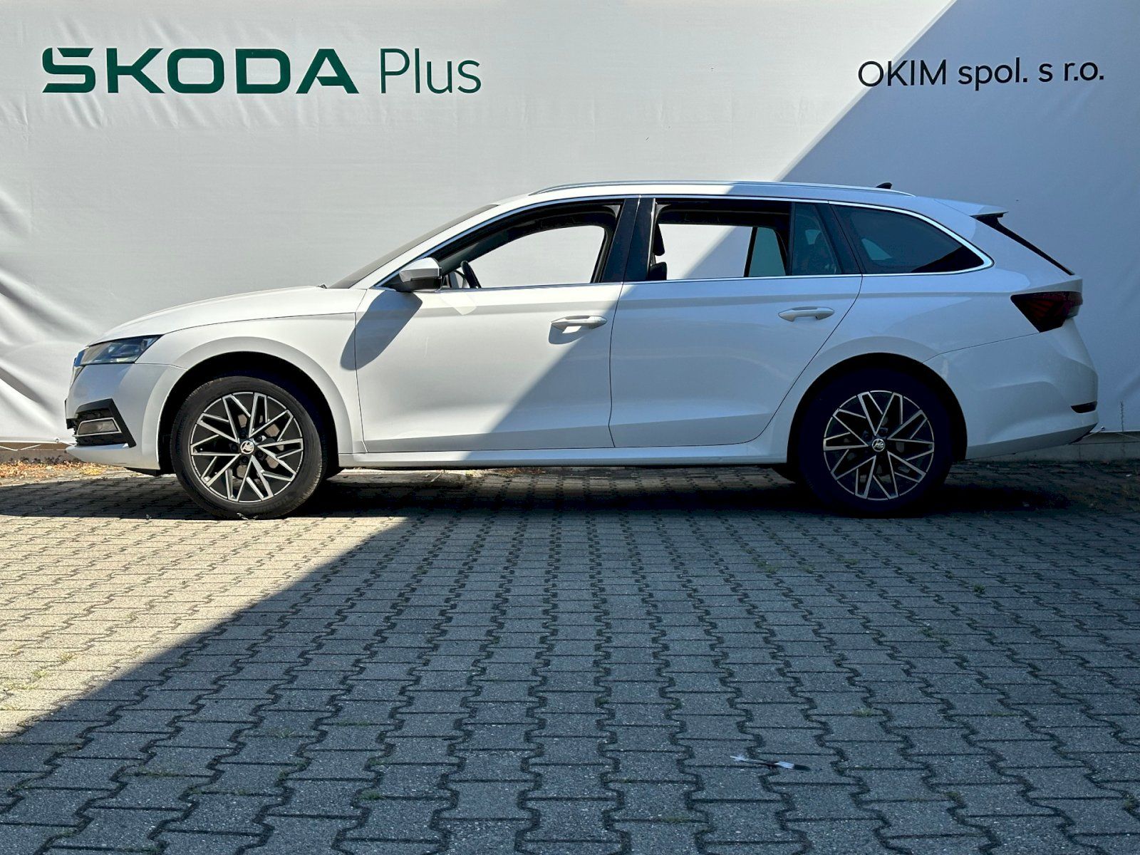 Škoda Octavia, 2.0 TDI 110kW DSG Style Combi - fotka 3