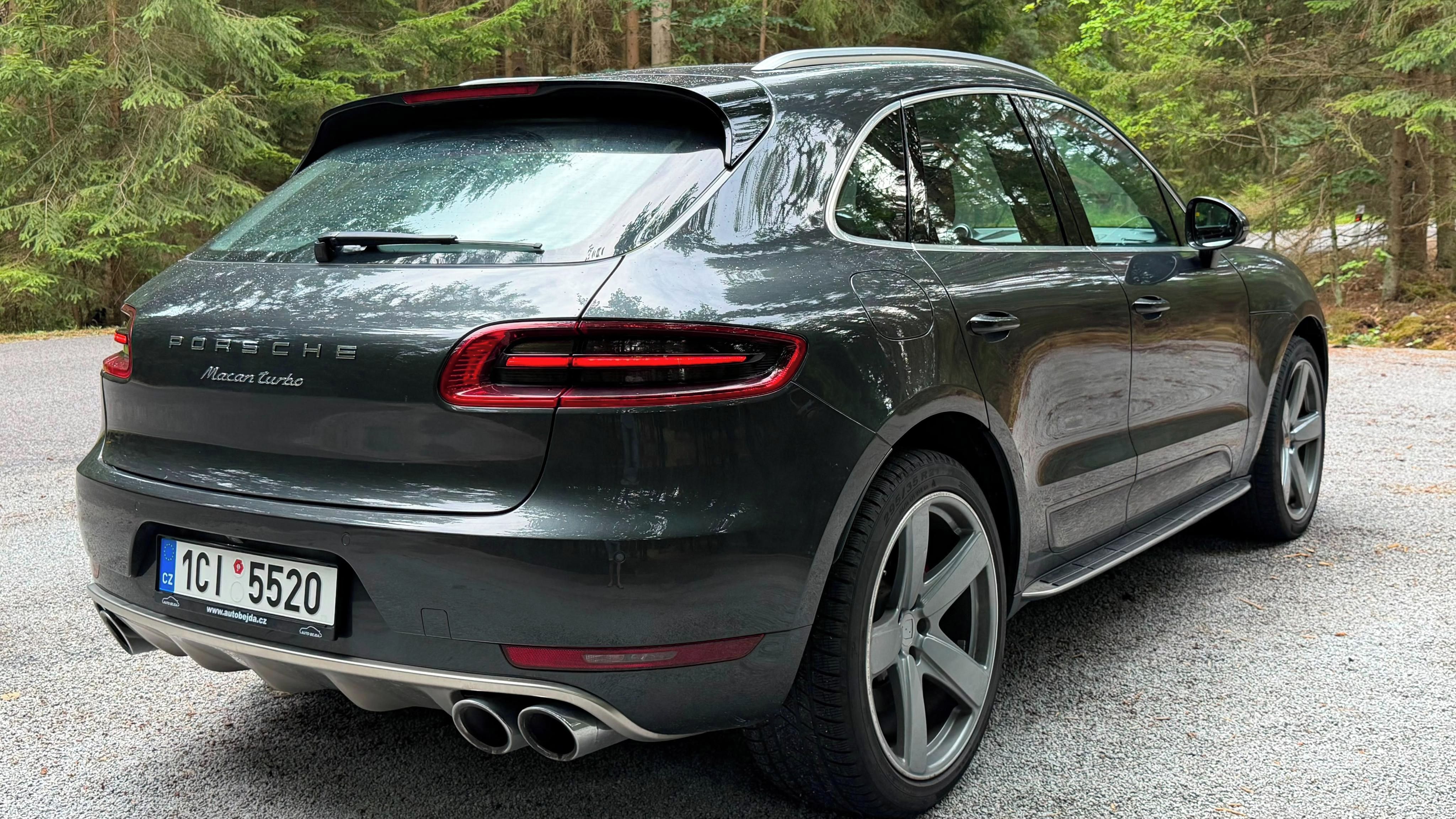 Porsche Macan, Turbo, téměř max výbava - fotka 5