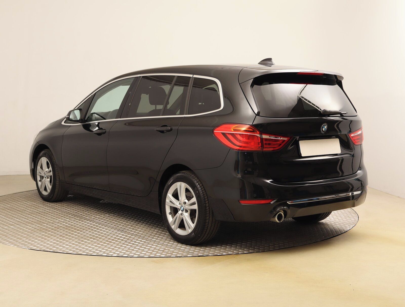 BMW Řada 2, 216d Gran Tourer, Luxury Line - fotka 4