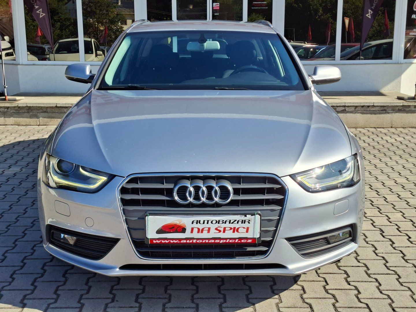 Audi A4, 2.0TDI 110kW 8A -NAVIGACE - fotka 3