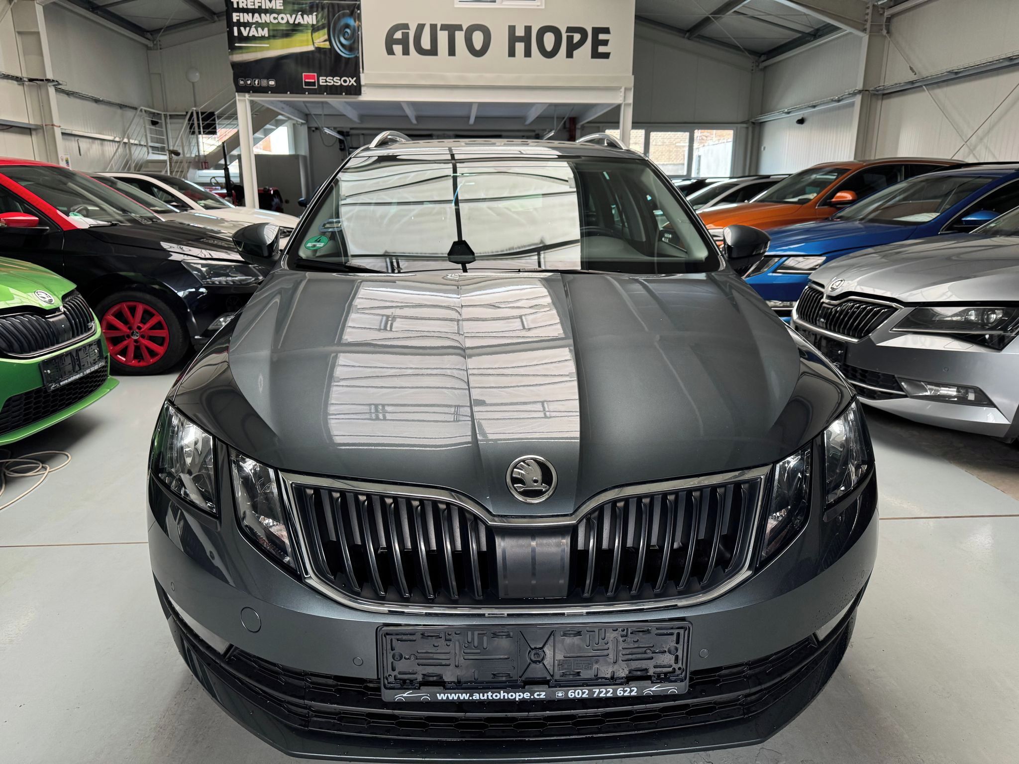 Škoda Octavia, combi 1,6TDi DSG Ambition - fotka 2