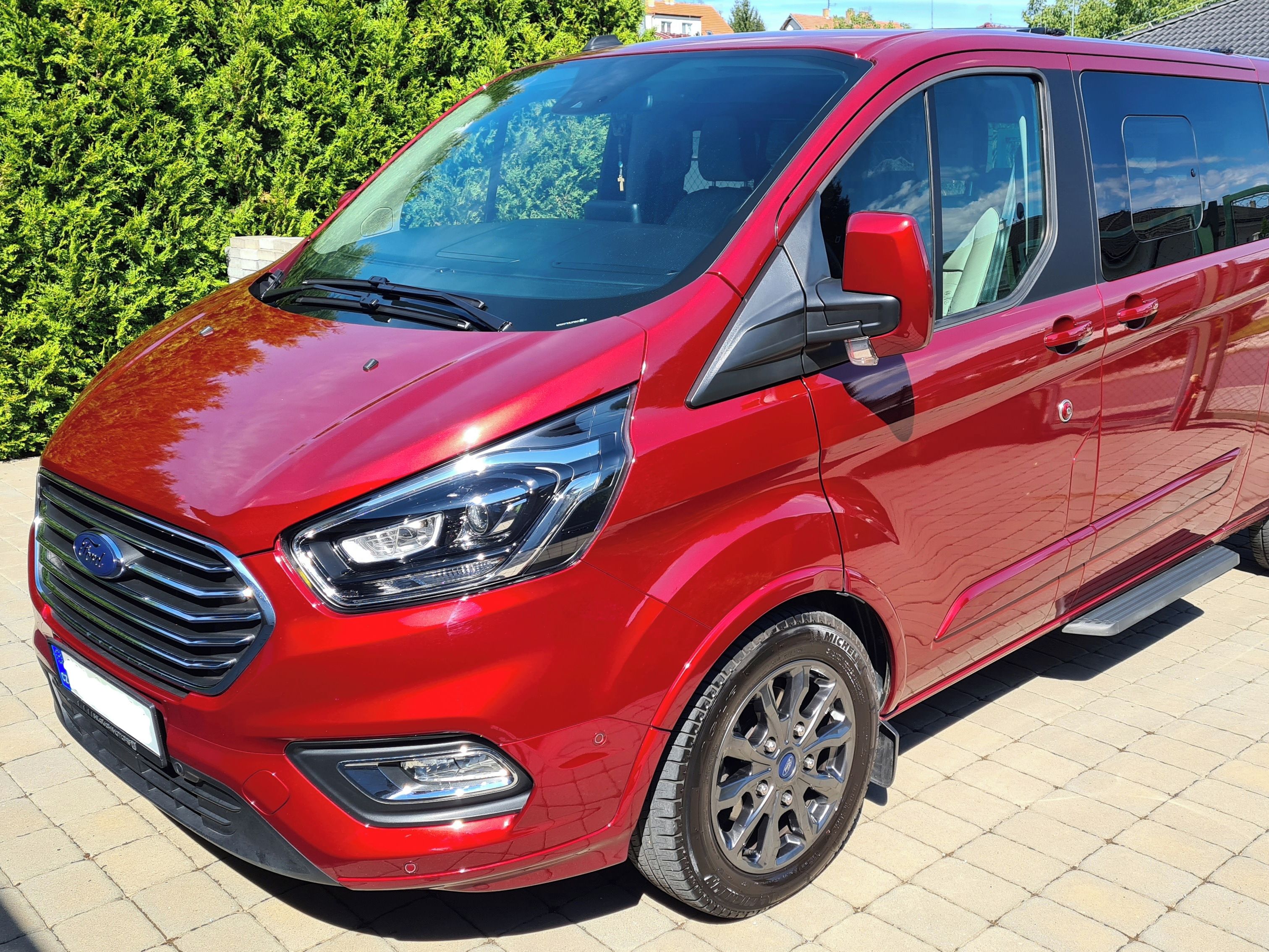 Ford Tourneo Custom, 320 L2 Titanium X 2.0 EcoBlue - fotka 2