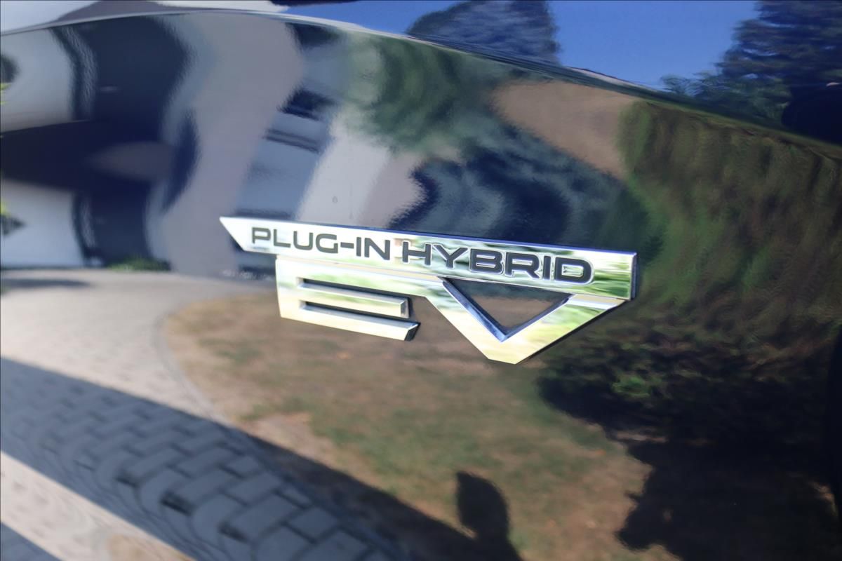 Mitsubishi Outlander, 2,4 PHEV, 7míst, Invite - fotka 5