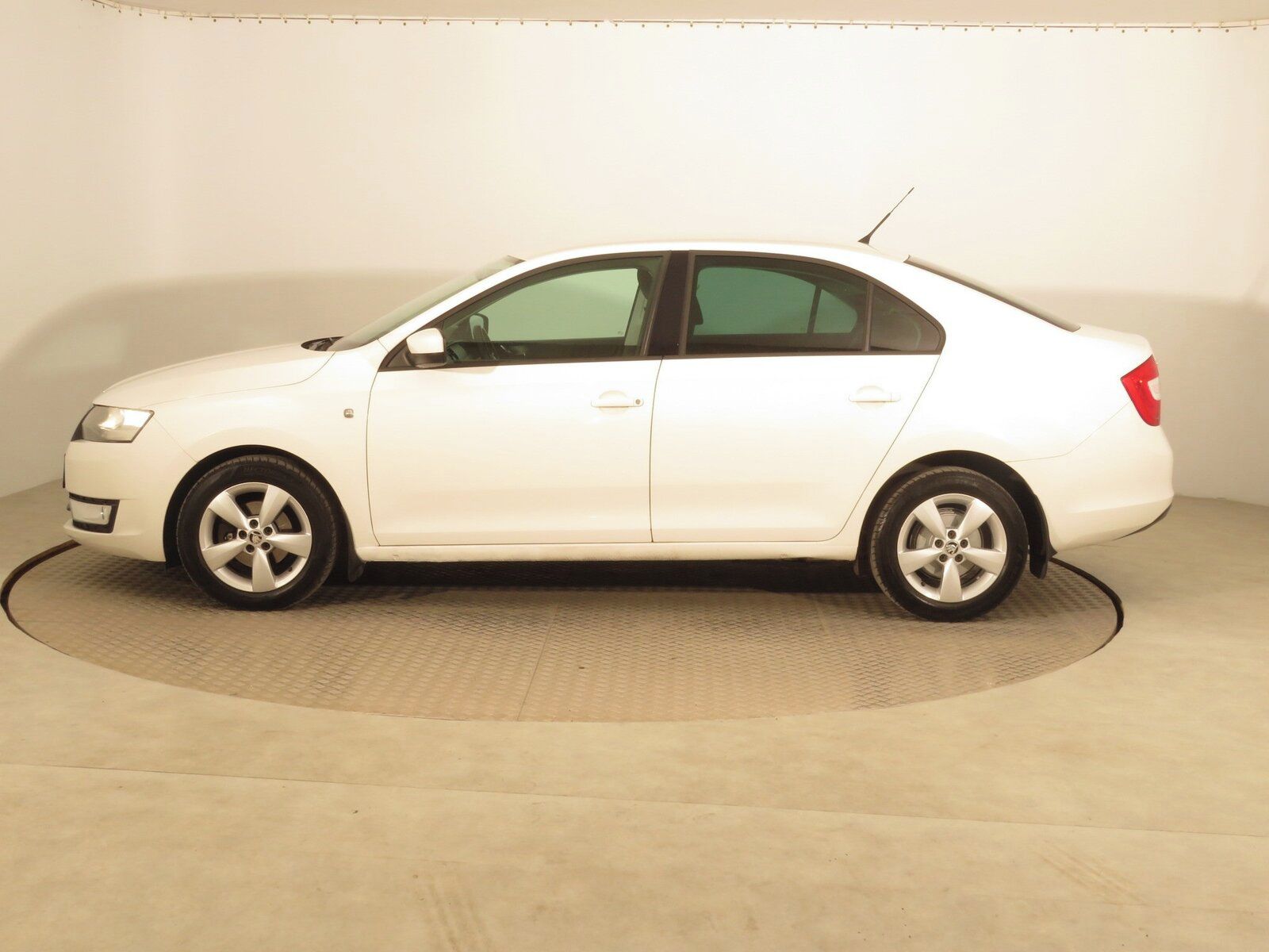 Škoda Rapid, 1.2 TSI, Serv.kniha - fotka 3