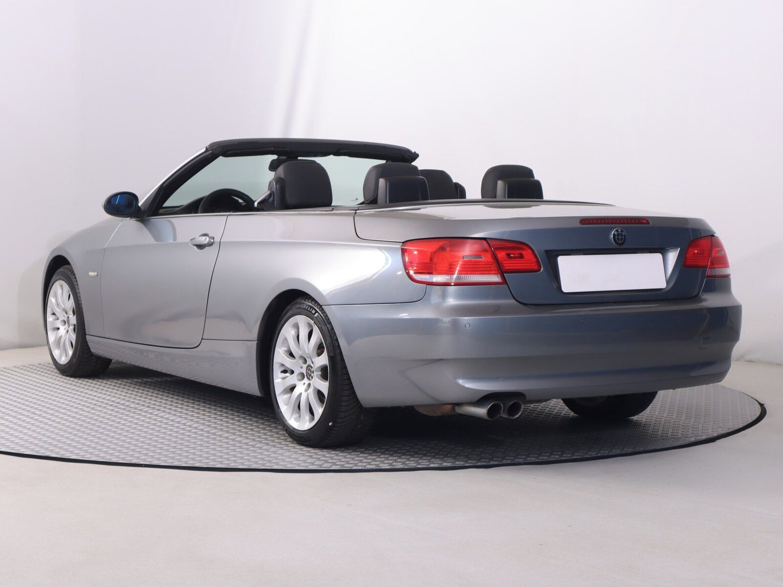 BMW Řada 3, 325 i - fotka 4