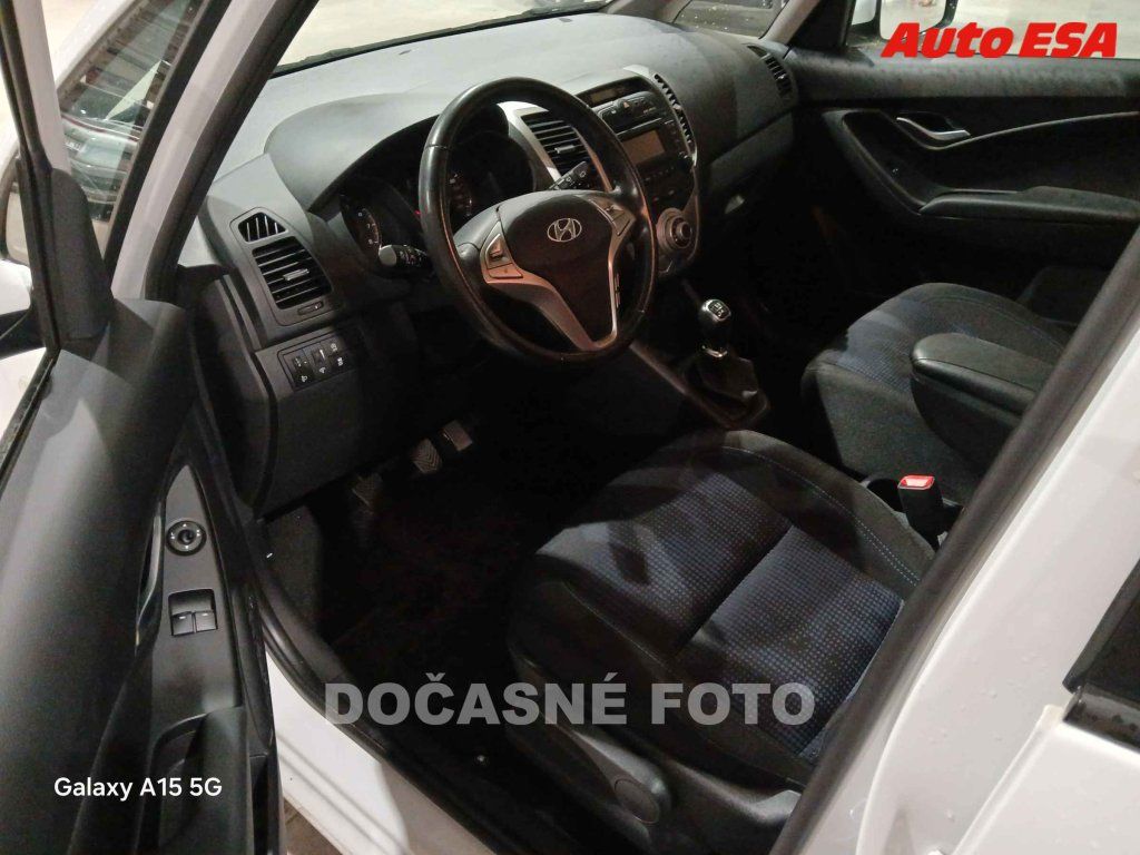 Hyundai ix20, 1.4,2.maj,ČR - fotka 3