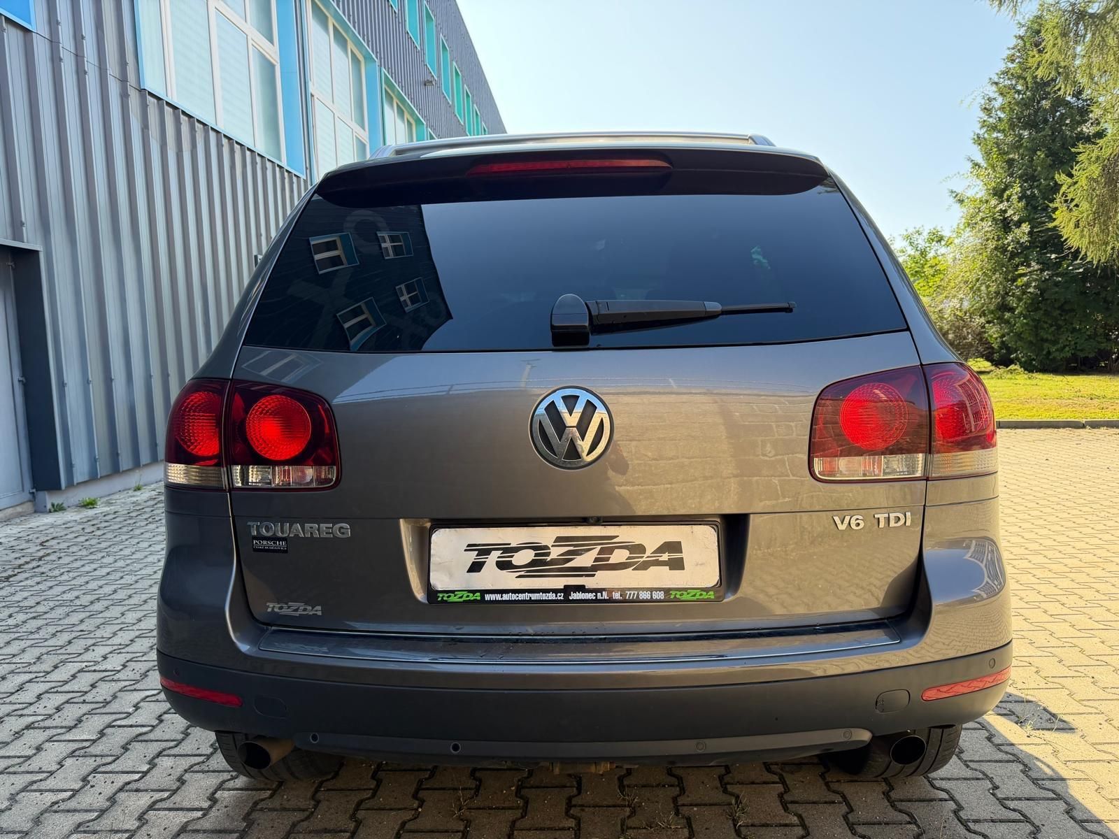 Volkswagen Touareg, 3,0 TDi V6 4-motion /servis.k. - fotka 4