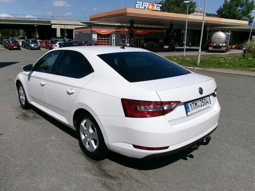 Škoda Superb, 1.6 TDi 88kW - fotka 3