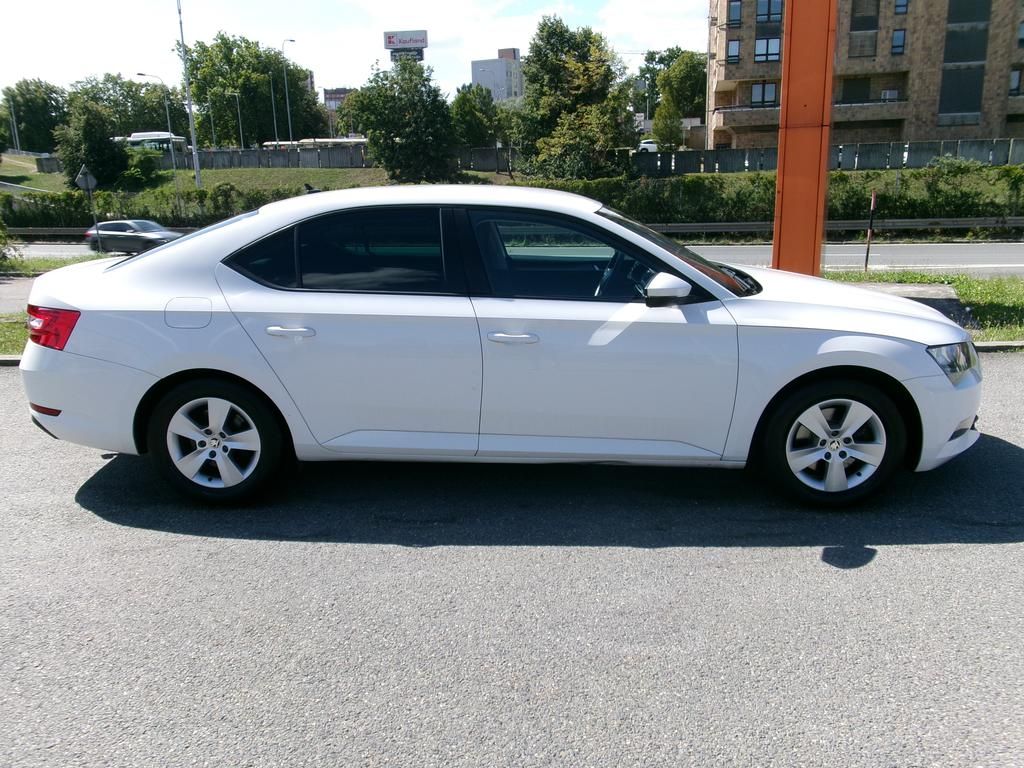 Škoda Superb, 1.6 TDi 88kW - fotka 5