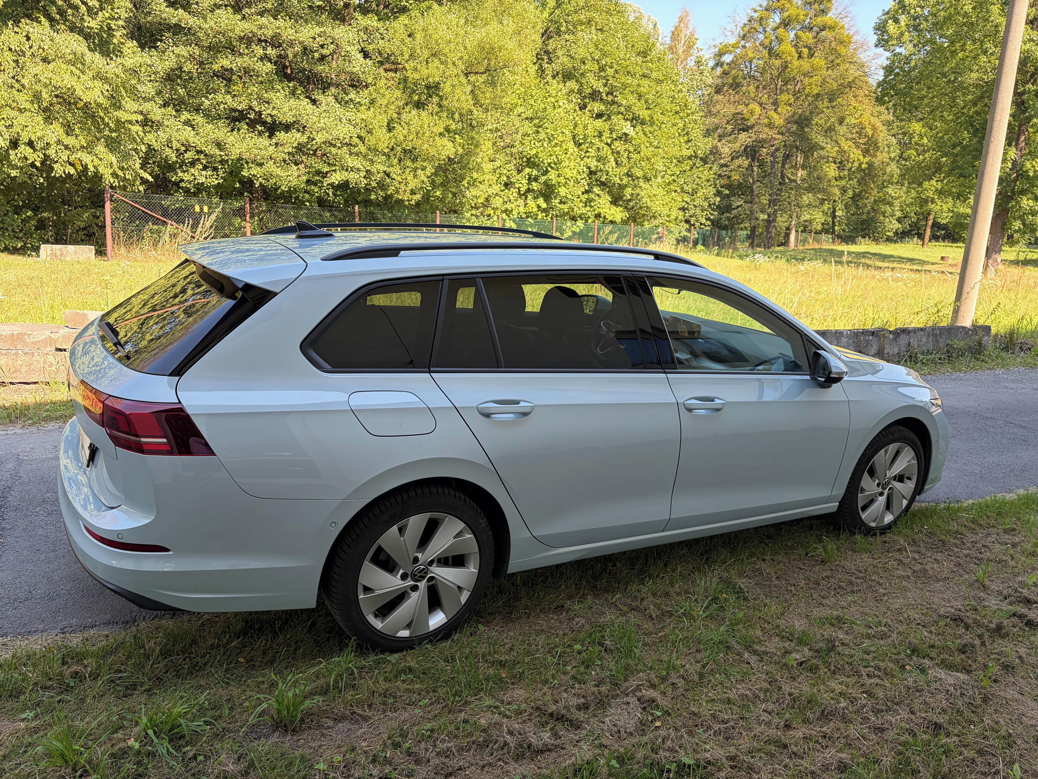 Volkswagen Golf, 1.5 TSI 110kw 1.maj ČR TOP STA - fotka 2