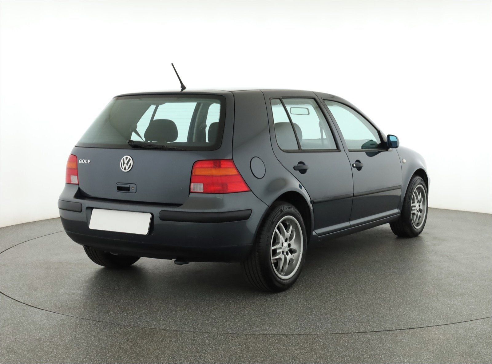 Volkswagen Golf, 1.4 16V, Klima - fotka 5