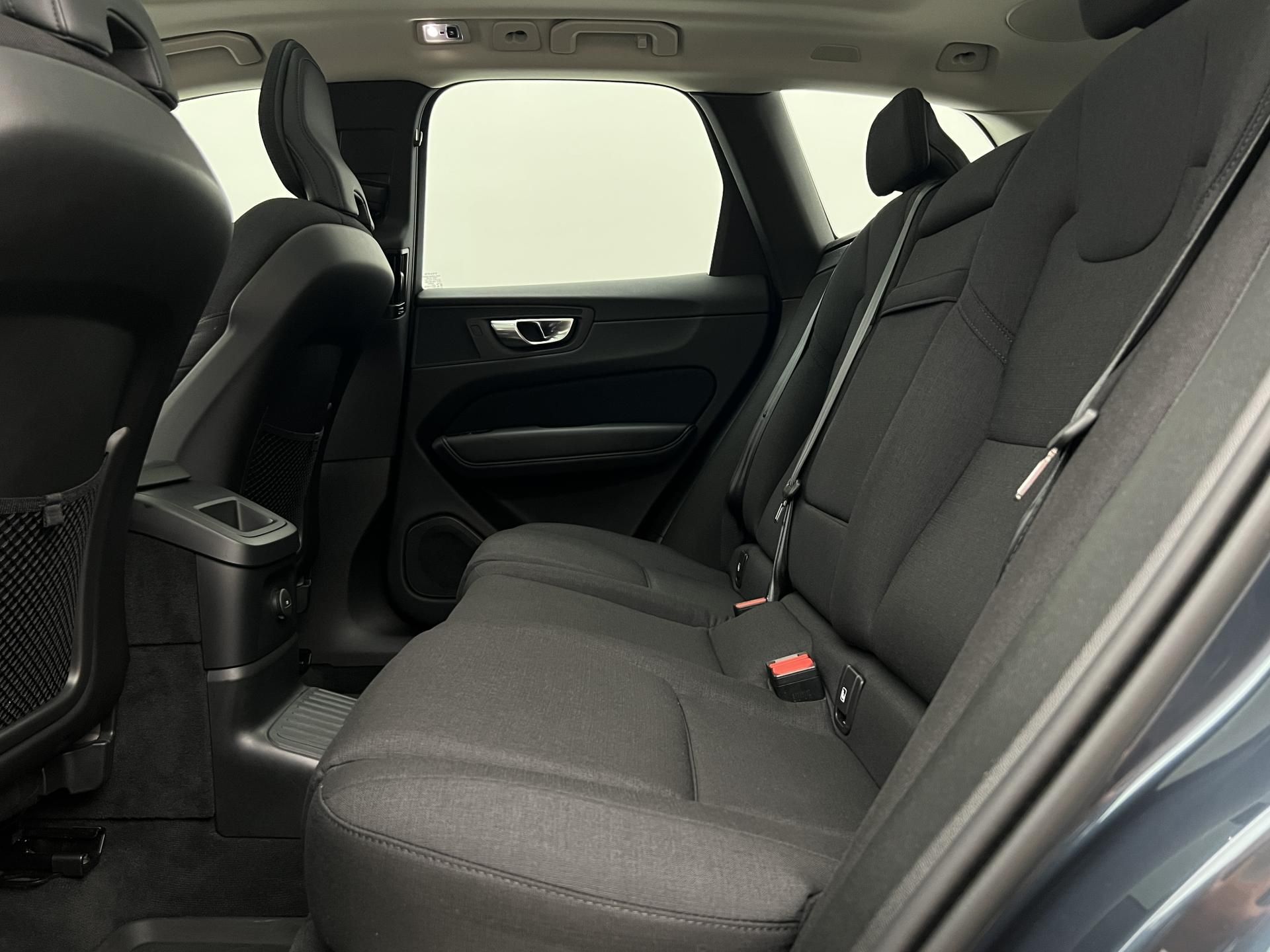 Volvo XC60, T6 AWD INSCRIPTION AUT 1. maj. - fotka 6
