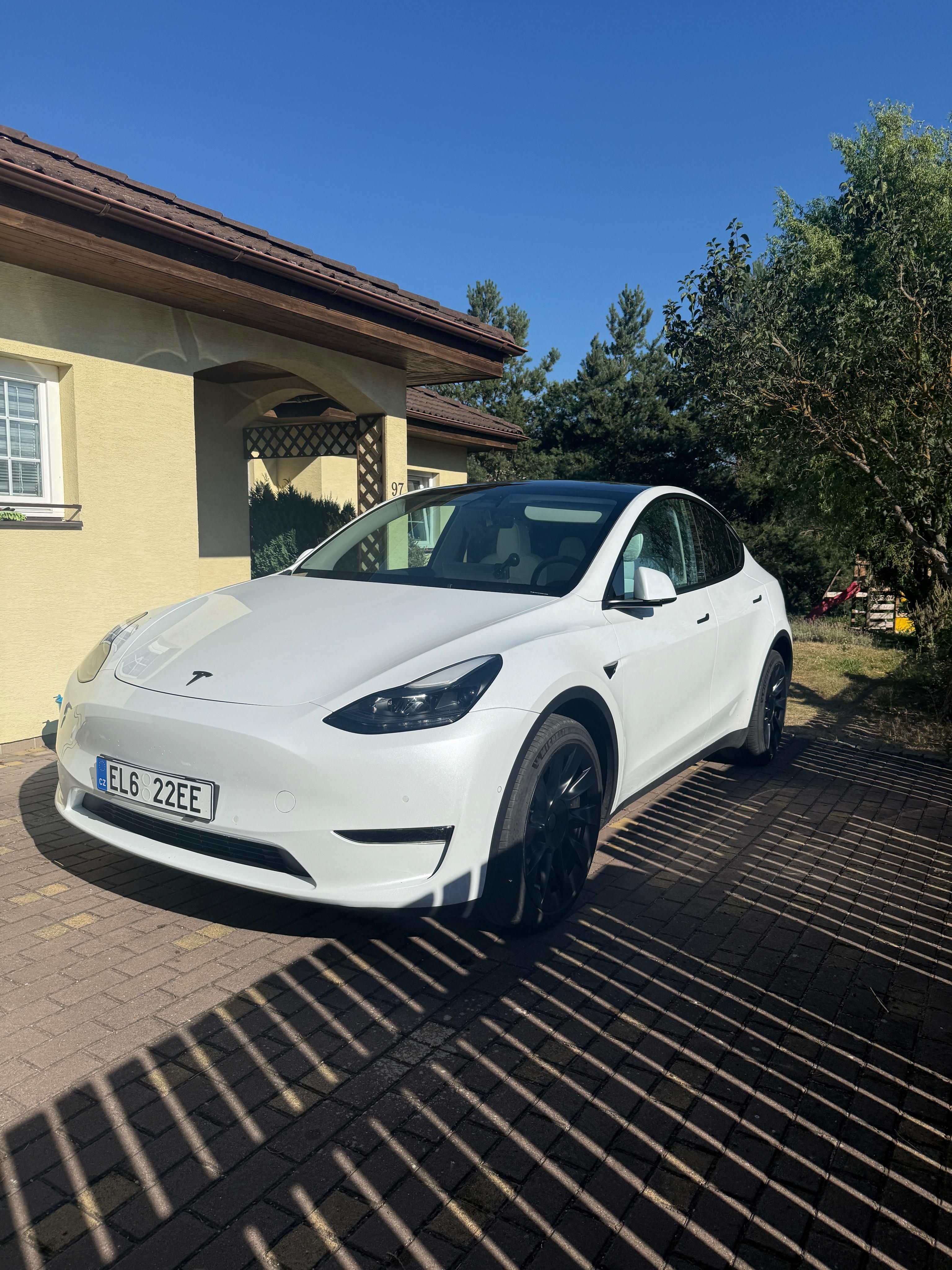 Tesla Model Y, Long Range, AWD, DPH, EAP - fotka 5