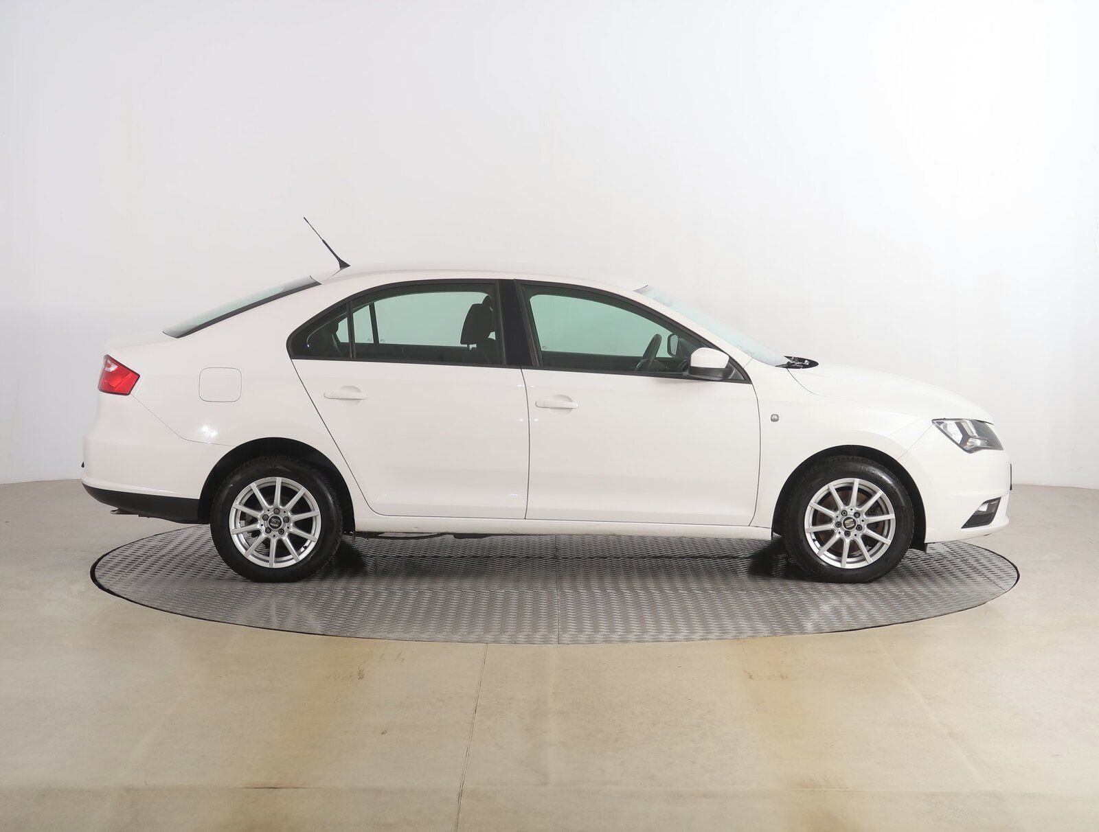 Seat Toledo, 1.2 TSI, Serv.kniha - fotka 6