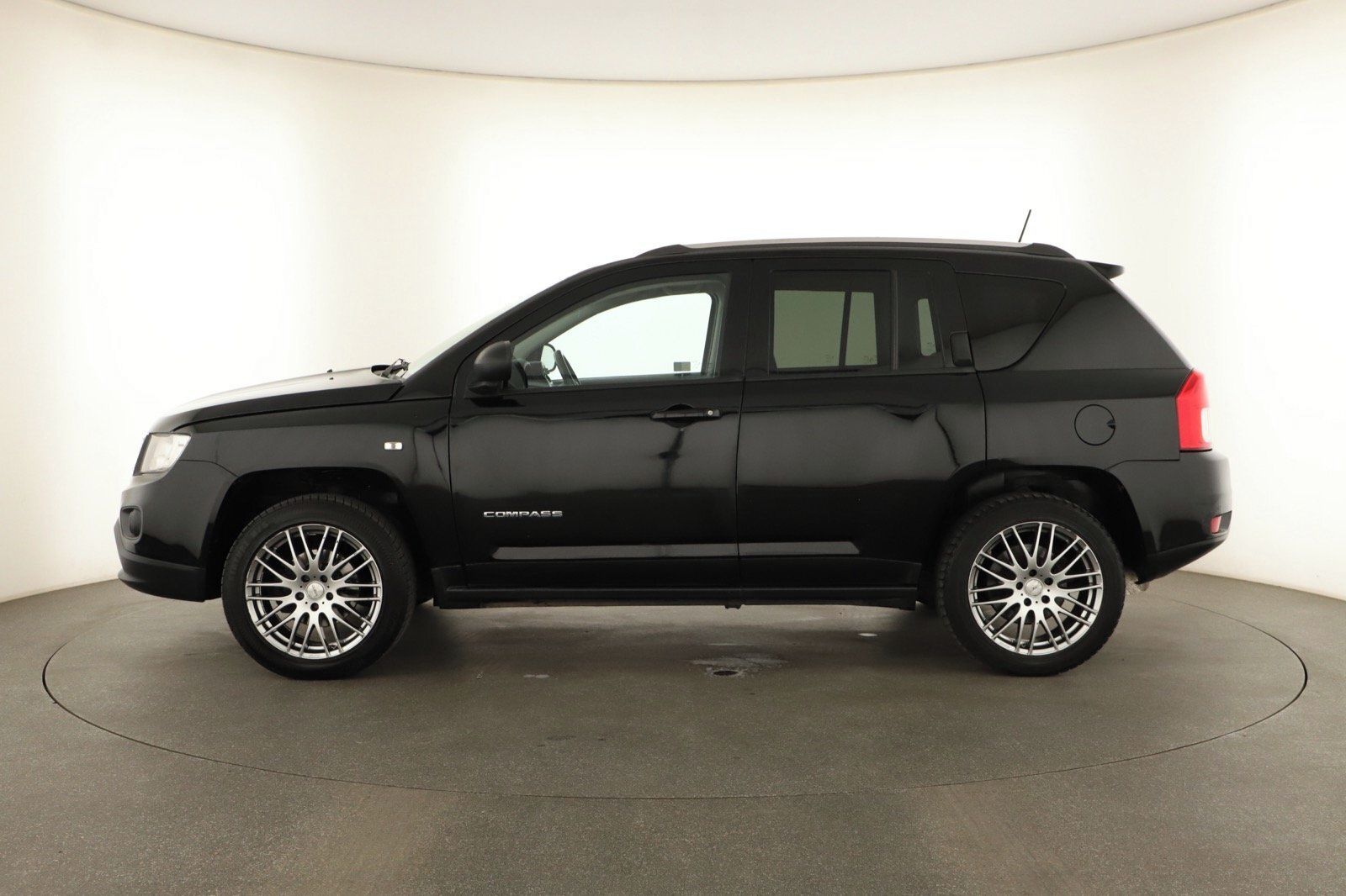 Jeep Compass, 2.0, Kožené sedačky, Tempomat - fotka 3