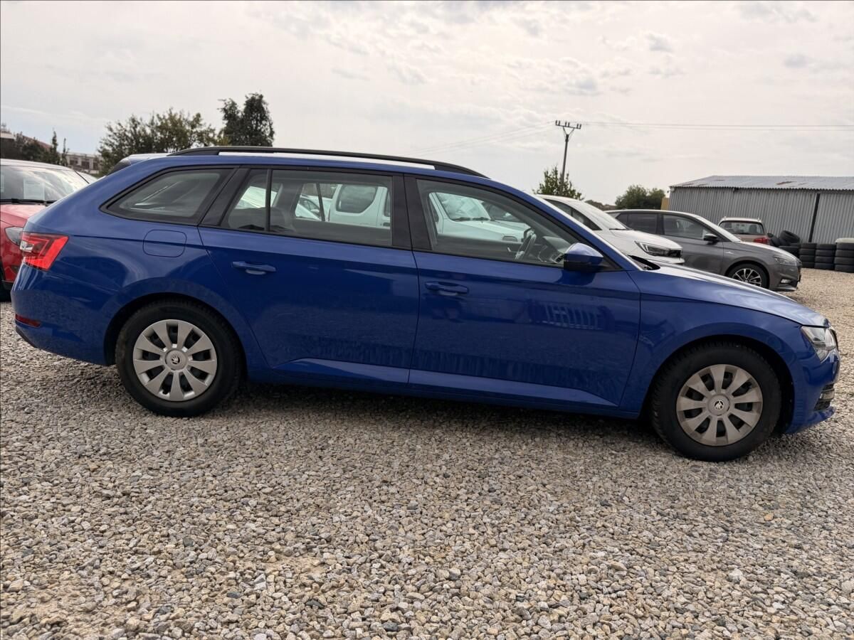Škoda Superb, 1,5 TSI 110kW DSG +SADA ALU - fotka 4
