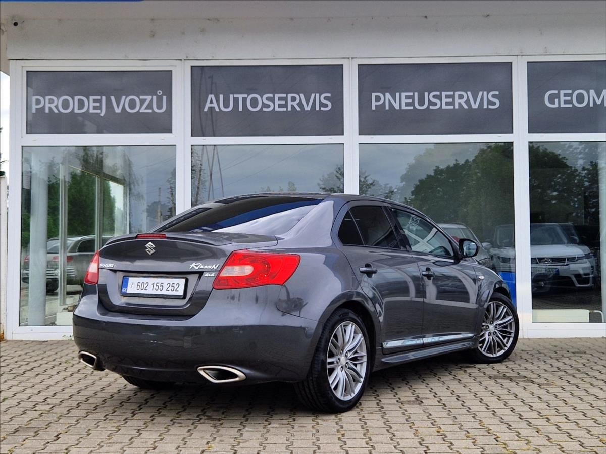 Suzuki Kizashi, 2,4 i 4x4 XENON AC ŠÍBR VÝHŘEV - fotka 5