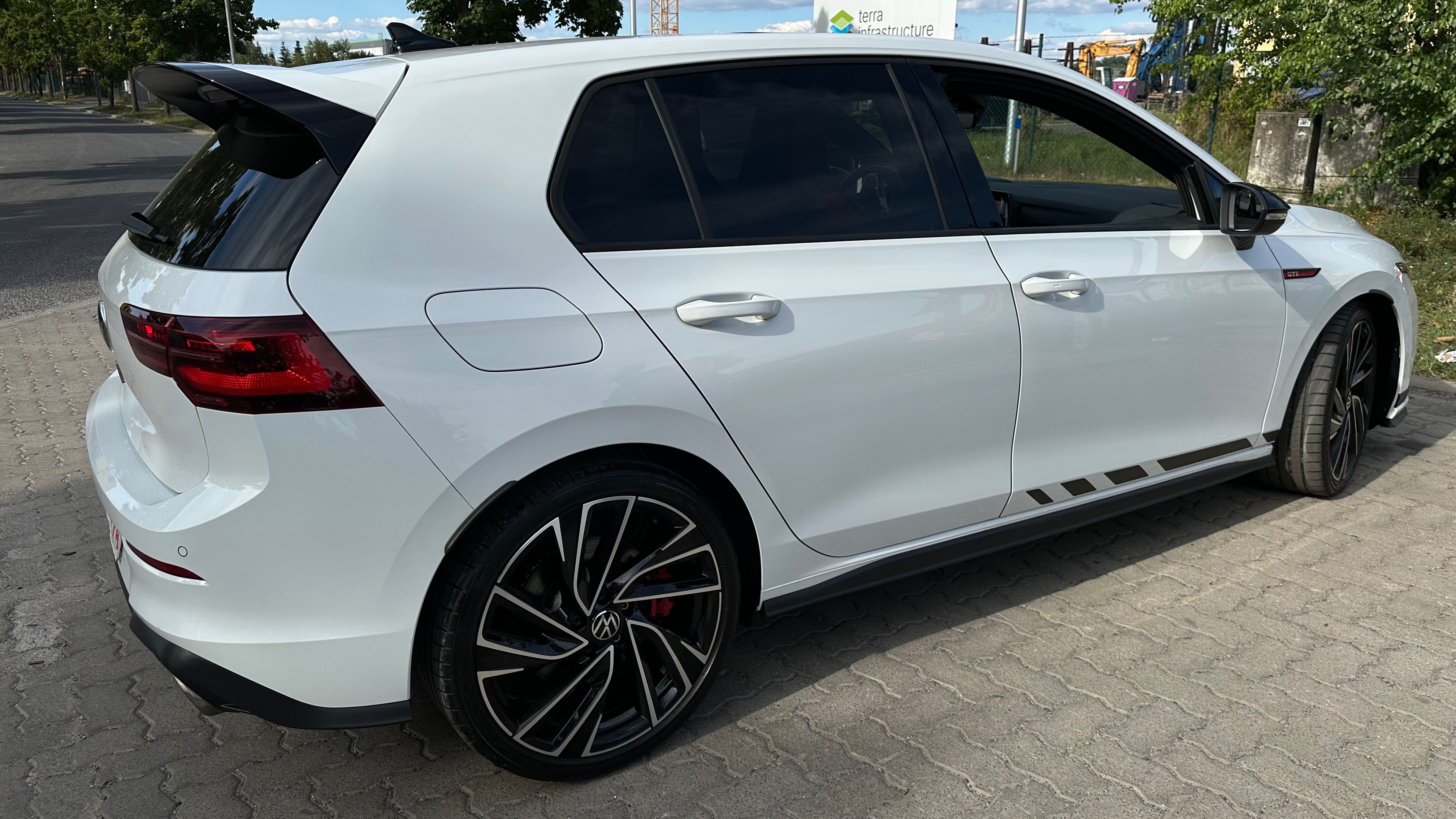 Škoda Enyaq, IV80x Spenialni edice Founders - fotka 3